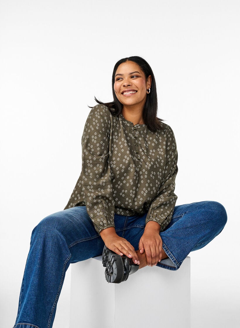 Långärmad blus med mönster och knappar, Grön, Image image number 0