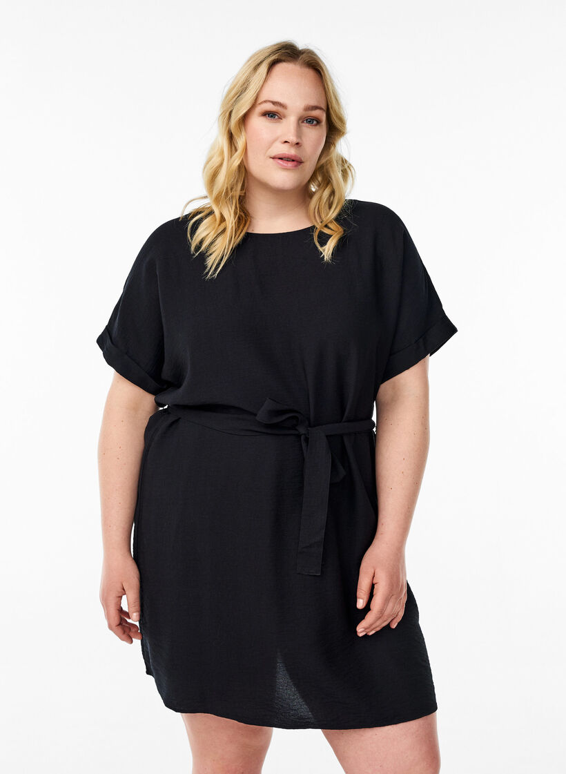 Kort klänning med lös passform och knytskärp, Svart, Model image number 0