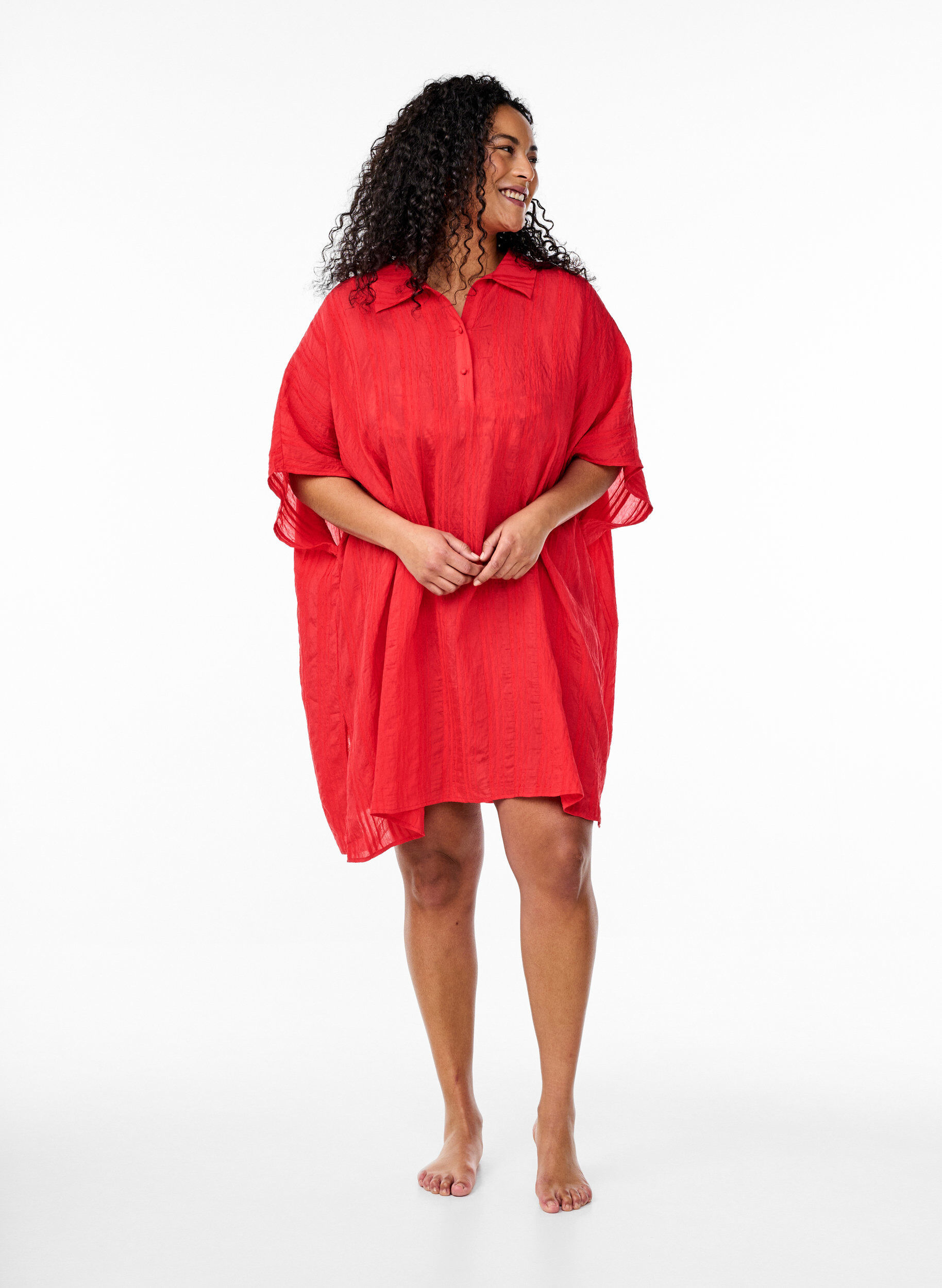 Zizzi Strandkaftan med krage och knappst&auml;ngning, R&ouml;d, Model image number 1