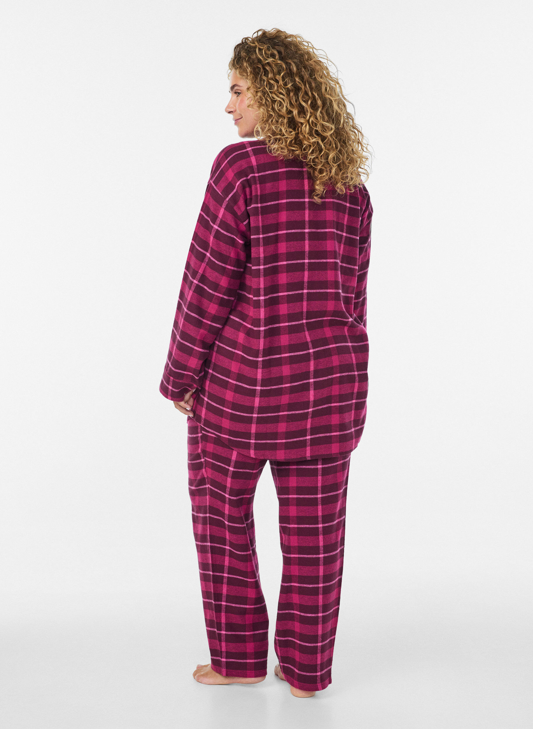 ZizziRutig pyjamasskjorta i bomull med l&aring;nga &auml;rmar, R&ouml;d, Model image number 2