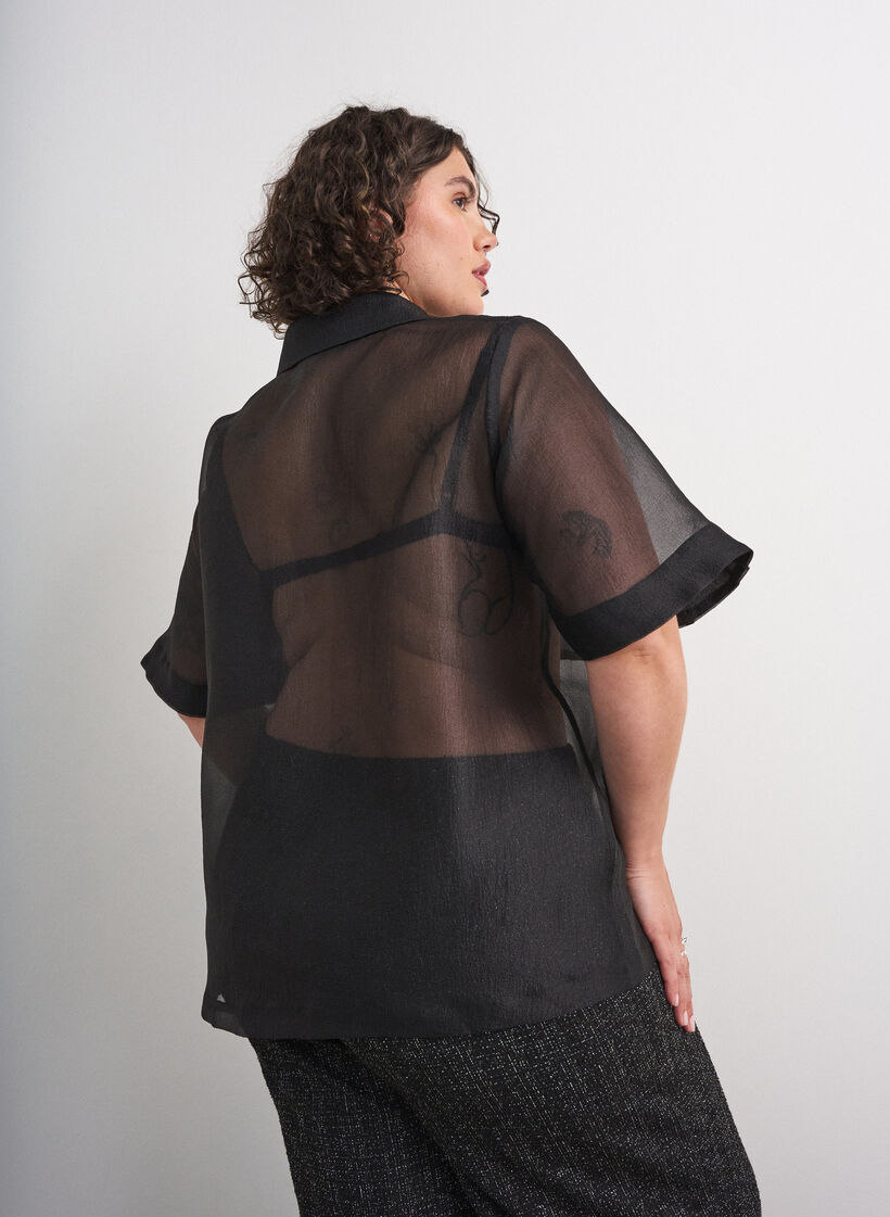 Genomskinlig kort&auml;rmad skjorta med br&ouml;stfickor, Svart, Model image number 2