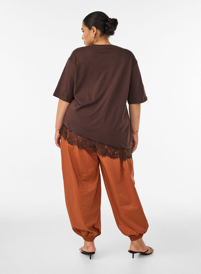 Ballongbyxor med fickor och res&aring;r i midjan, Brun, Model image number 1