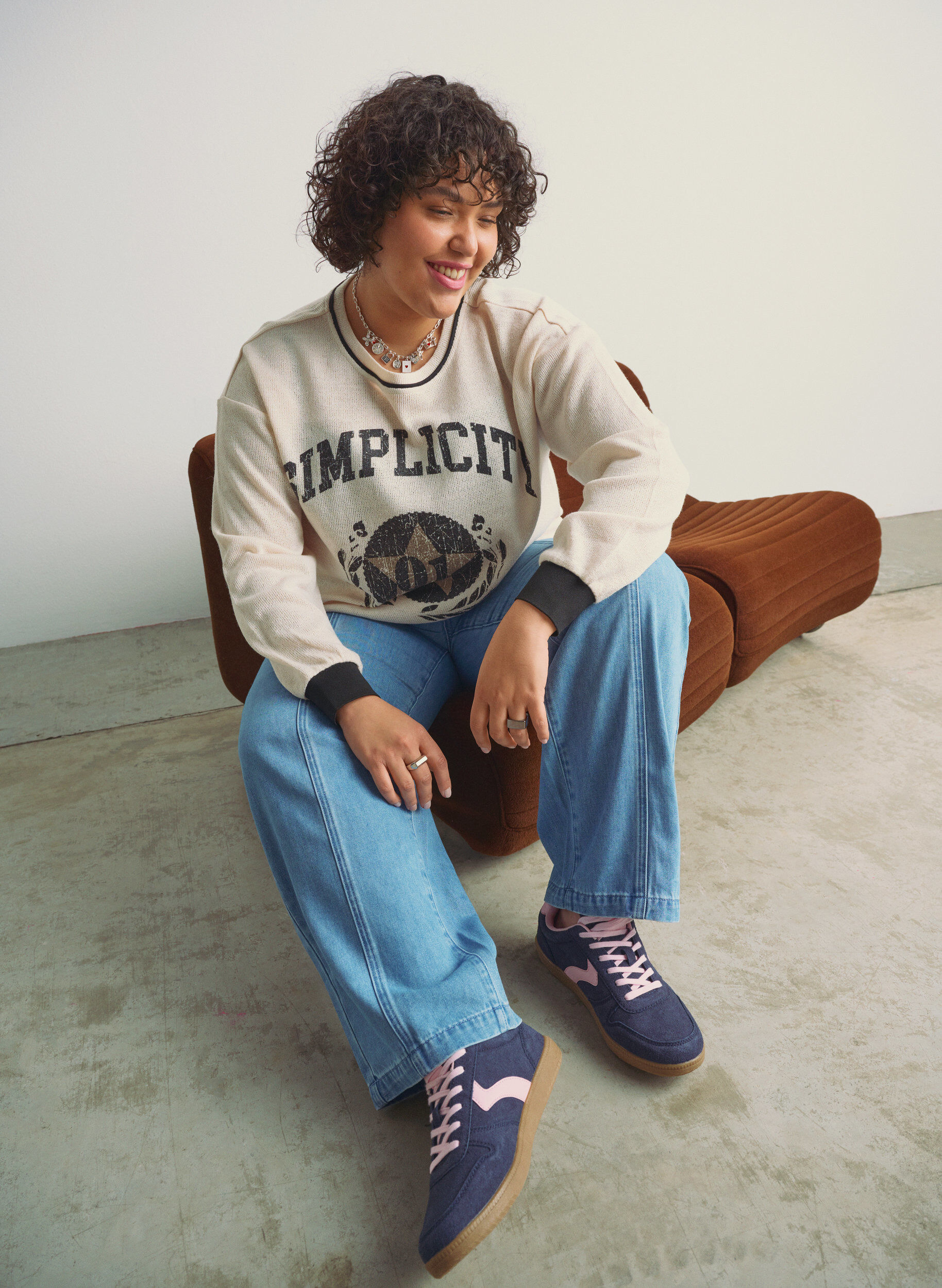 Zizzi Sweatshirt i strukturerad jersey med tryck framtill, Beige, Image image number 0