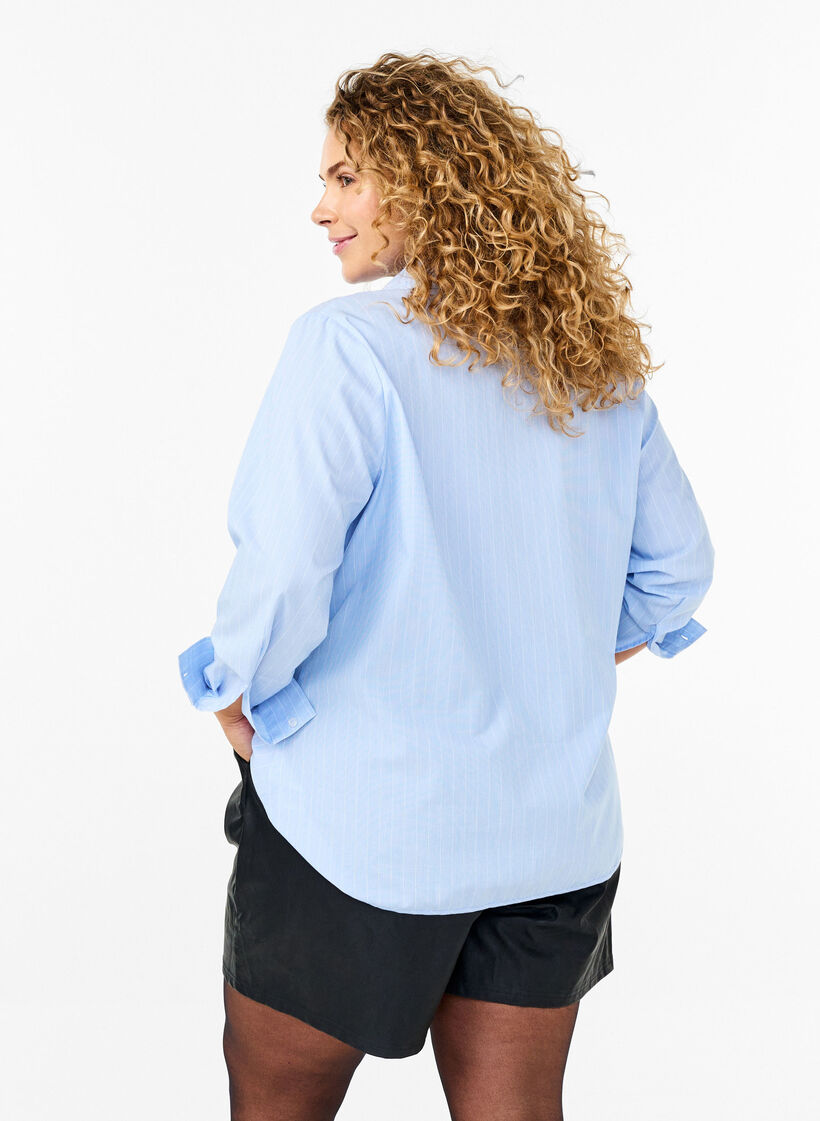 Shorts i läderimitation med lös passform, Black, Model image number 1