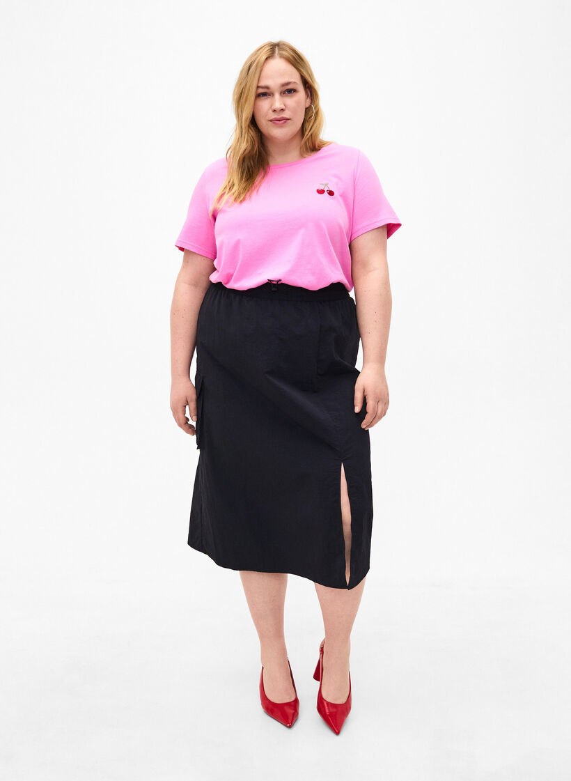 T-shirt i bomull med broderade körsbär, Roseb. W. CherryEMB., Model image number 2