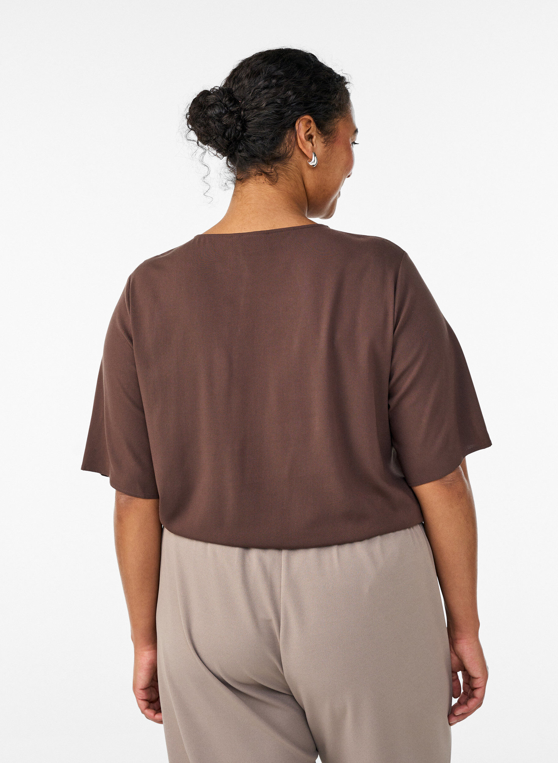 ZizziKort&auml;rmad v&auml;vd blus med rund hals, Brun, Model image number 2