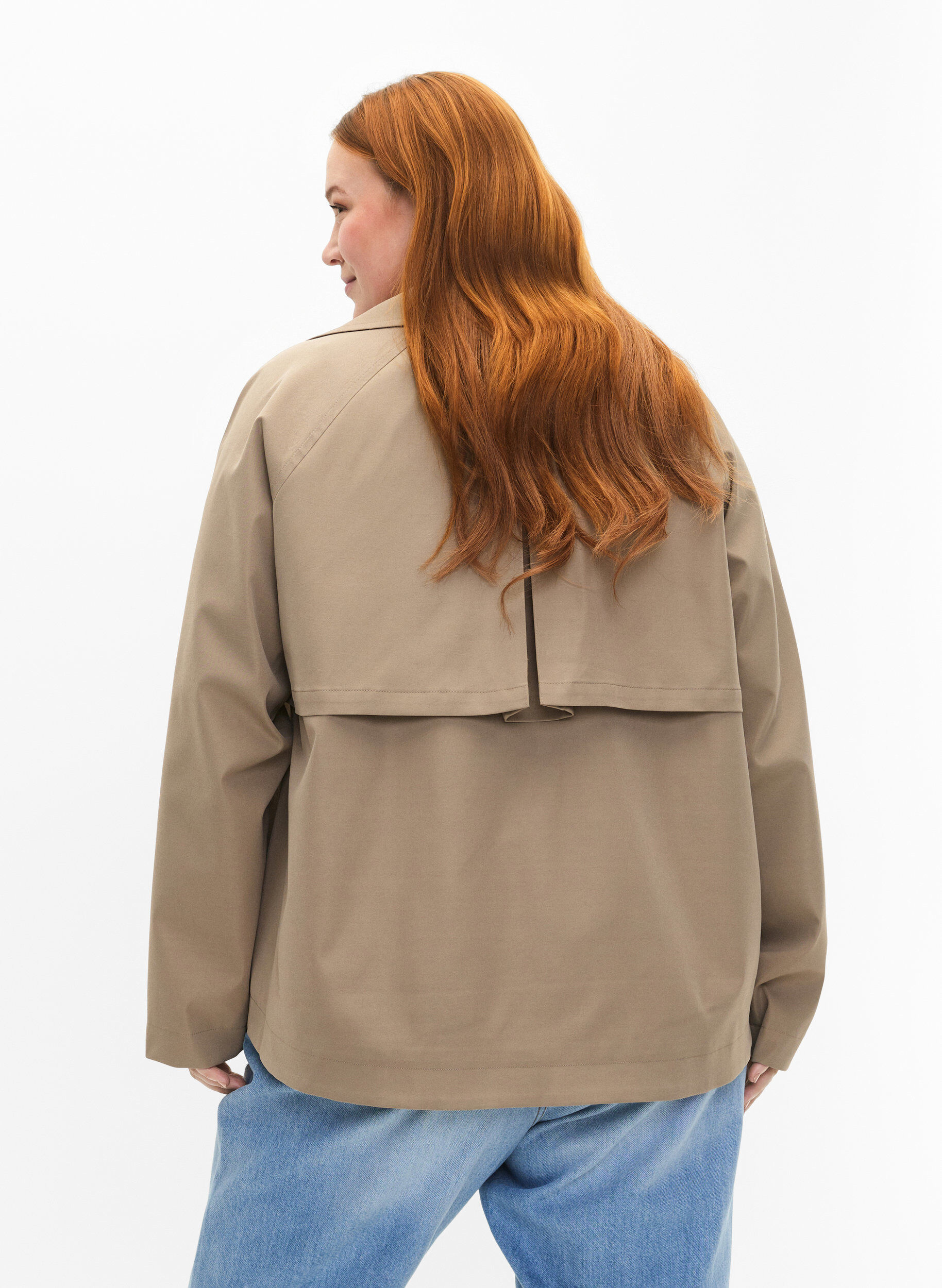 Zizzi Kort trenchcoat som st&auml;ngs med tryckknappar, Coriander, Model image number 1