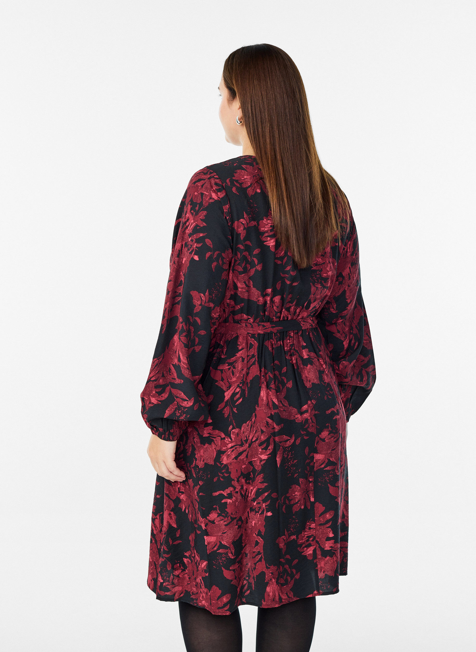 Zizzi Kn&auml;l&aring;ng kl&auml;nning med knytsk&auml;rp och omlottlook, Svart, Model image number 2