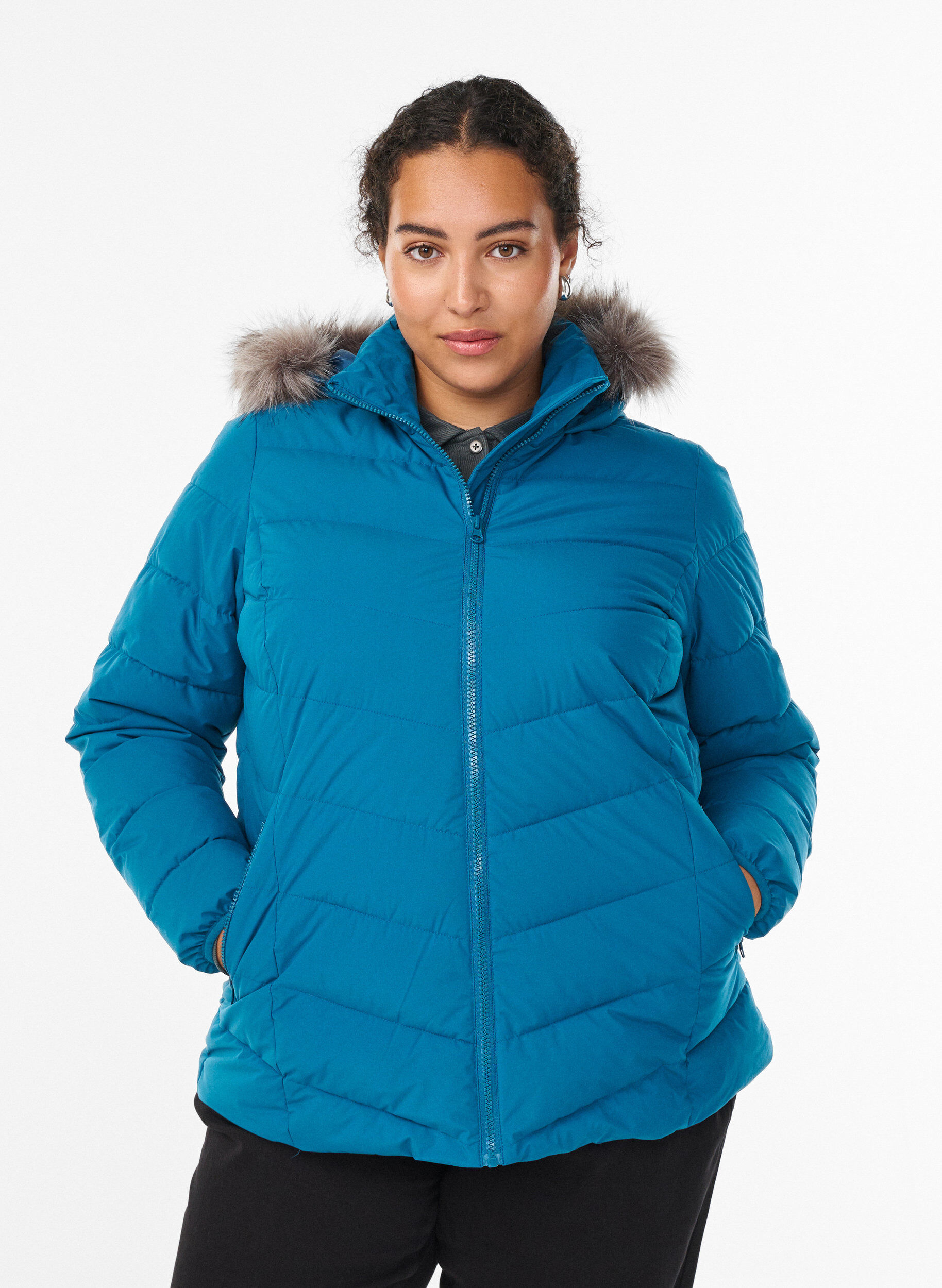 Kort pufferjacka med huva, Bl&aring;, Model