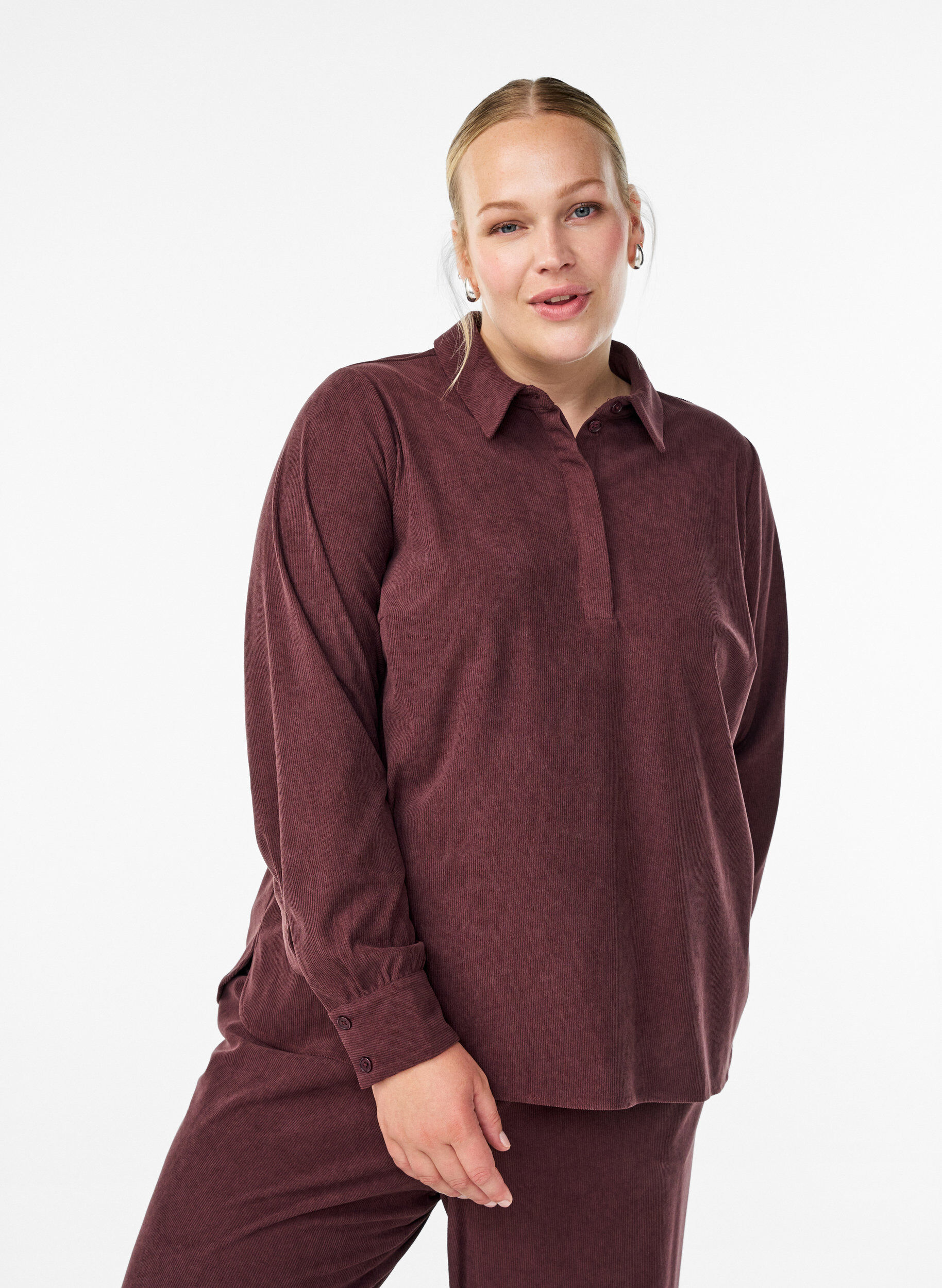 Zizzi L&aring;ng&auml;rmad skjortblus i manchester, M&ouml;rk Bordeaux, Model image number 0