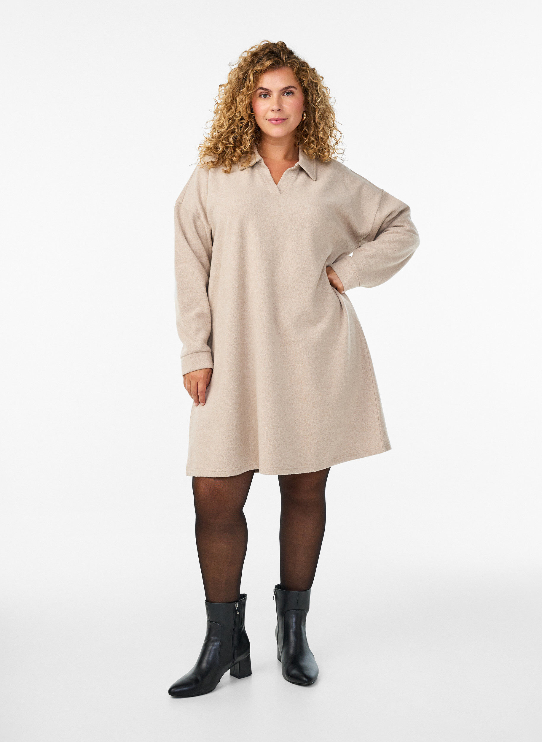 Kn&auml;l&aring;ng kl&auml;nning i jersey med v-ringning och krage, Beige, Model