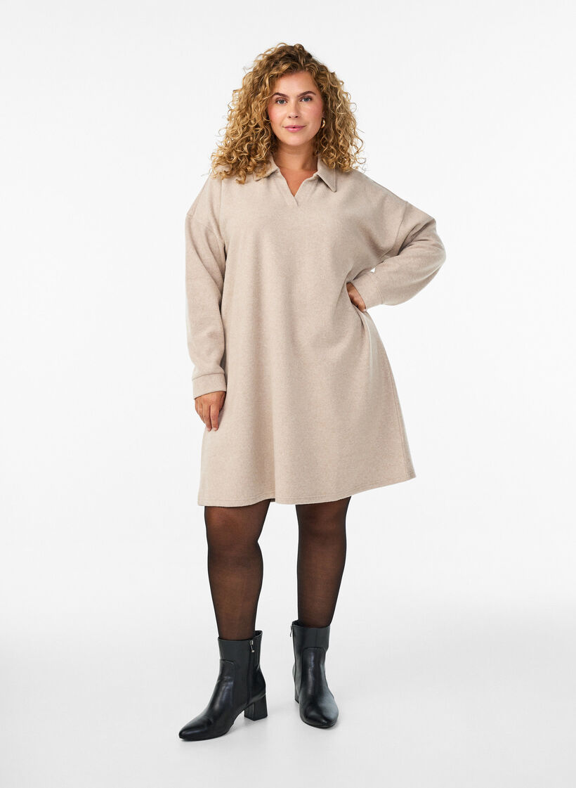 Knälång klänning i jersey med v-ringning och krage, Beige, Model image number 0