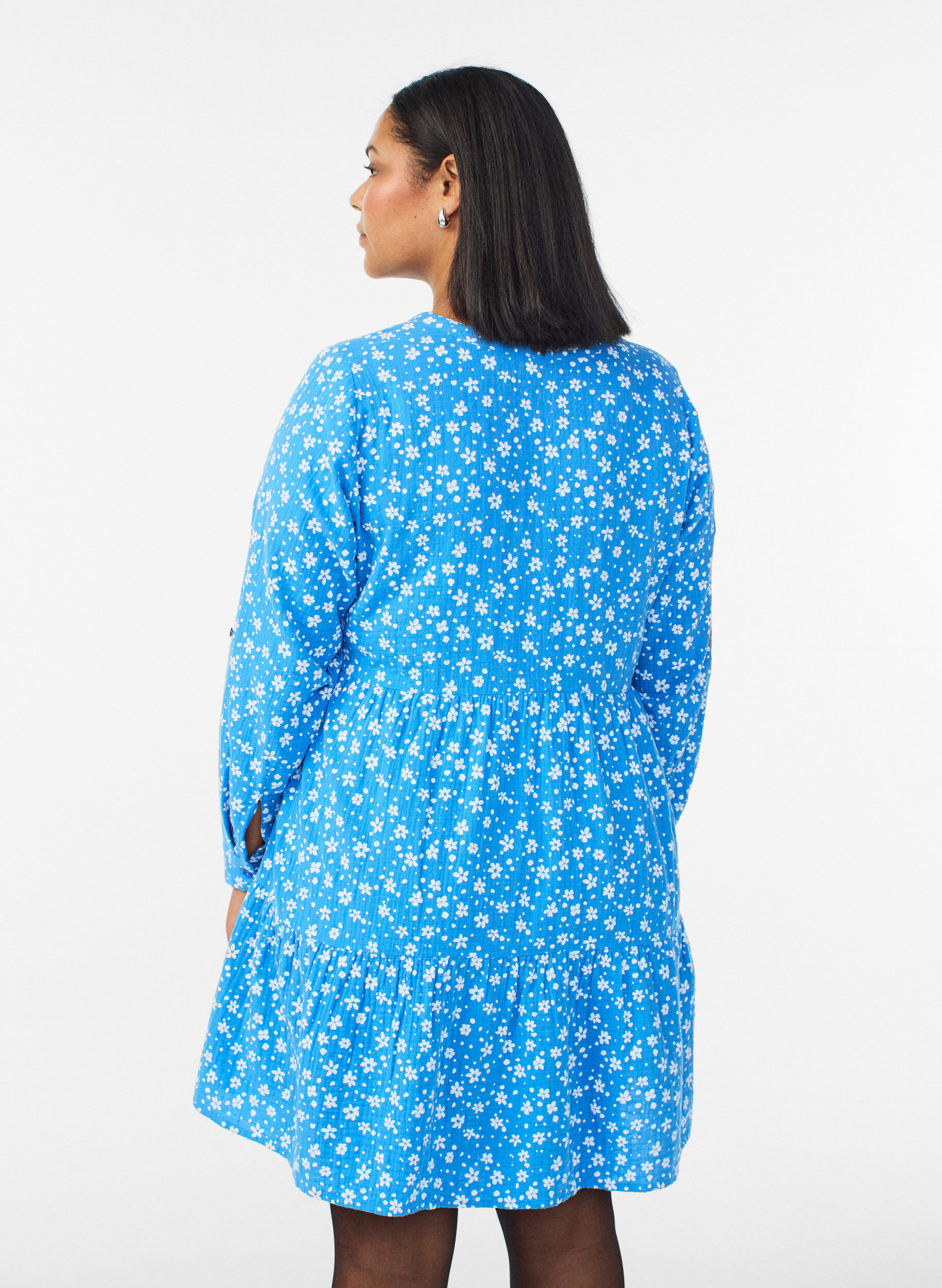 Zizzi Kort kl&auml;nning i m&ouml;nstrad bomullsmuslin, Bl&aring;, Model image number 2