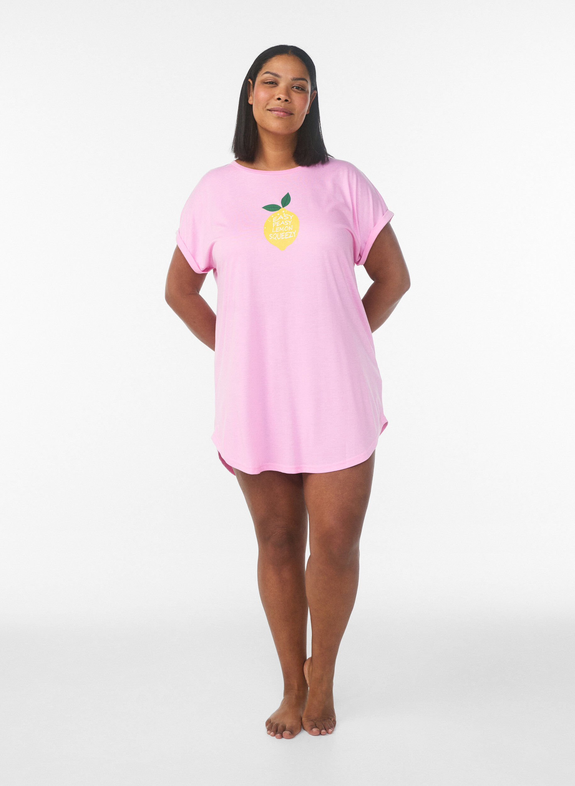 ZizziKort&auml;rmat nattlinne med texttryck, Rosa, Model image number 1