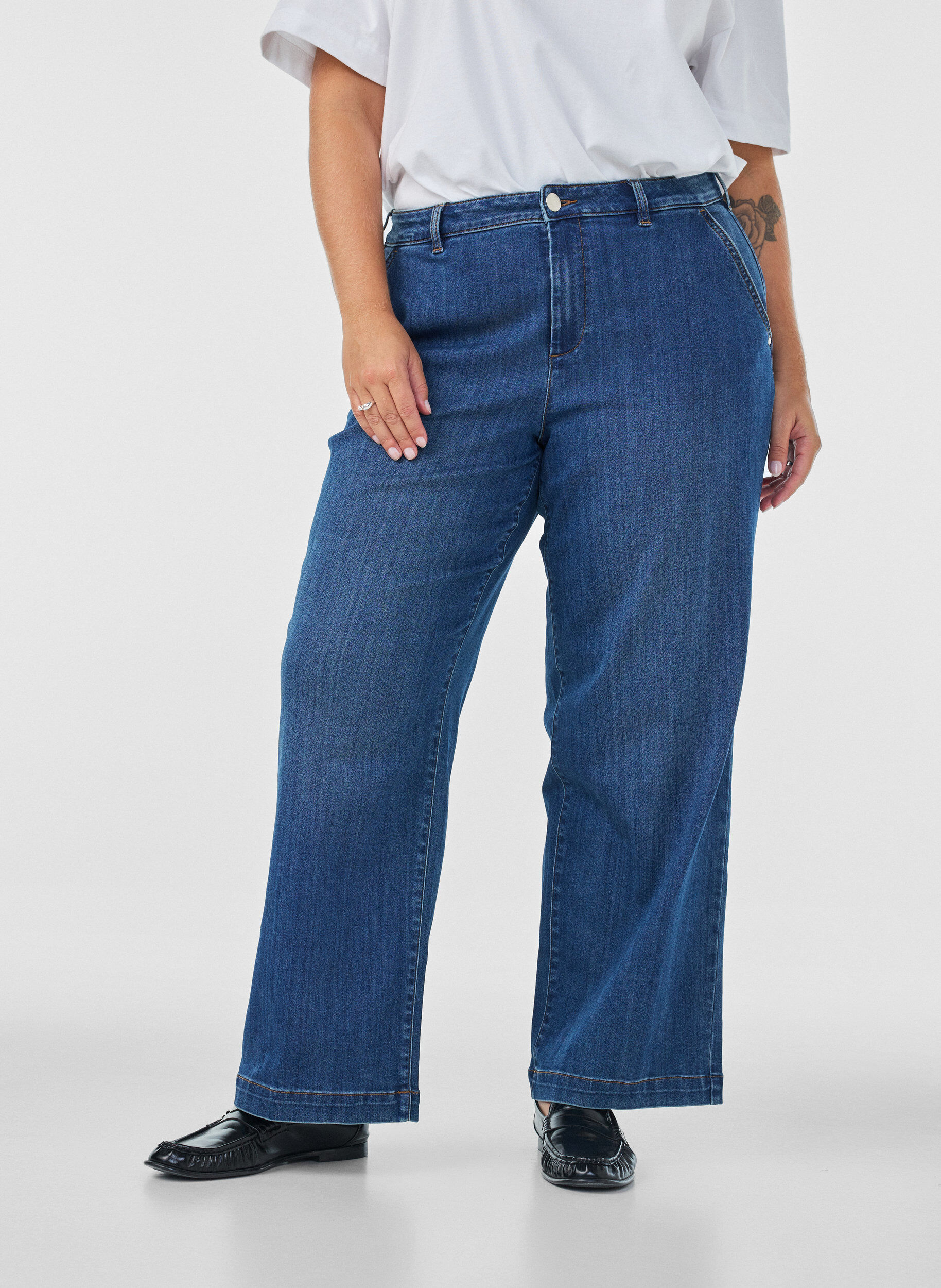 ZizziWide fit Myra-jeans med h&ouml;g midja, Bl&aring;, Model image number 2