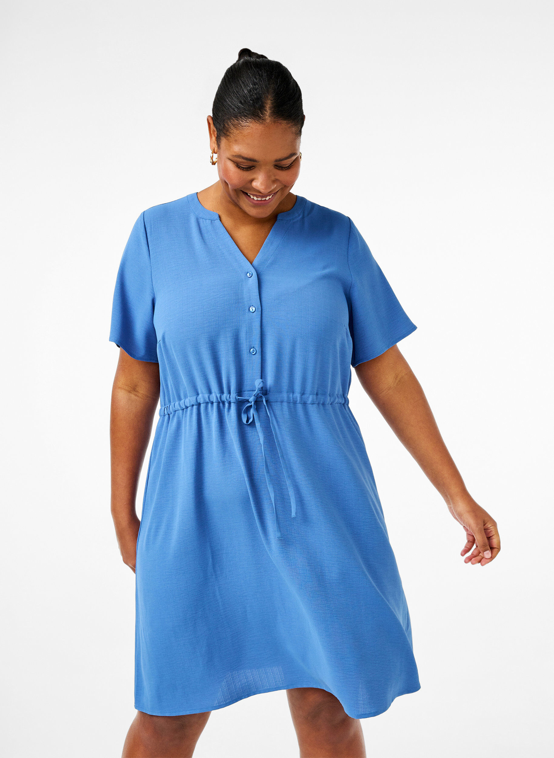 Zizzi Kort&auml;rmad kl&auml;nning med knytband i midjan, Riverside, Model image number 0