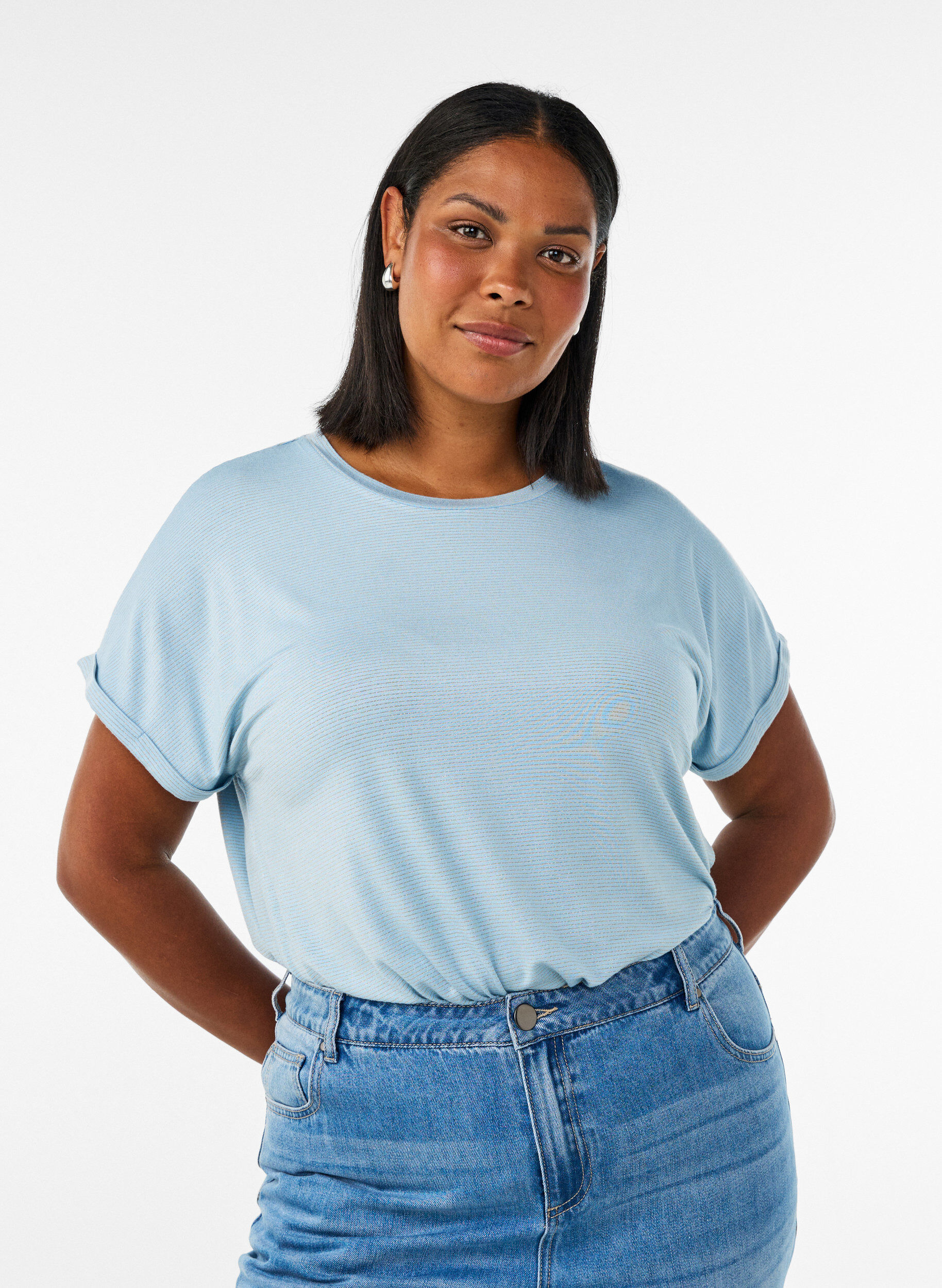 ZizziT-shirt i viskos med glitterr&auml;nder, Bl&aring;, Model image number 0