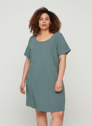 Kortärmad viskosklänning med fickor, Balsam Green, Model image number 0