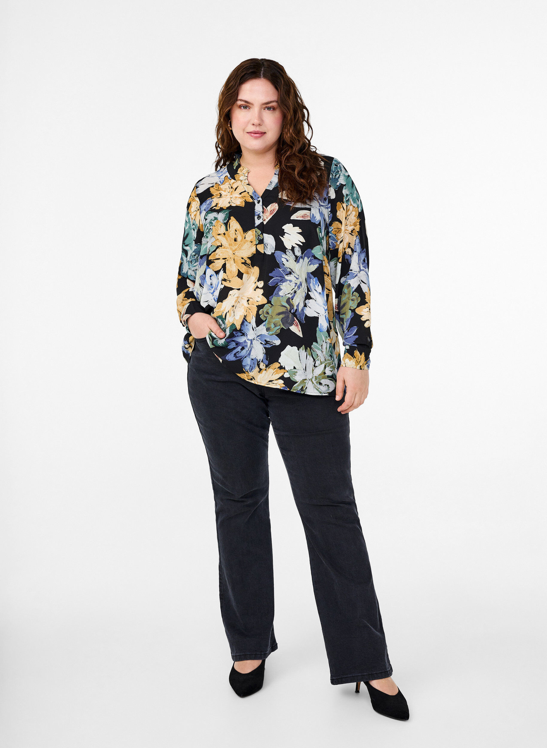 Zizzi L&aring;ng&auml;rmad blus med blommigt tryck, Yellow Flower AOP, Model image number 2