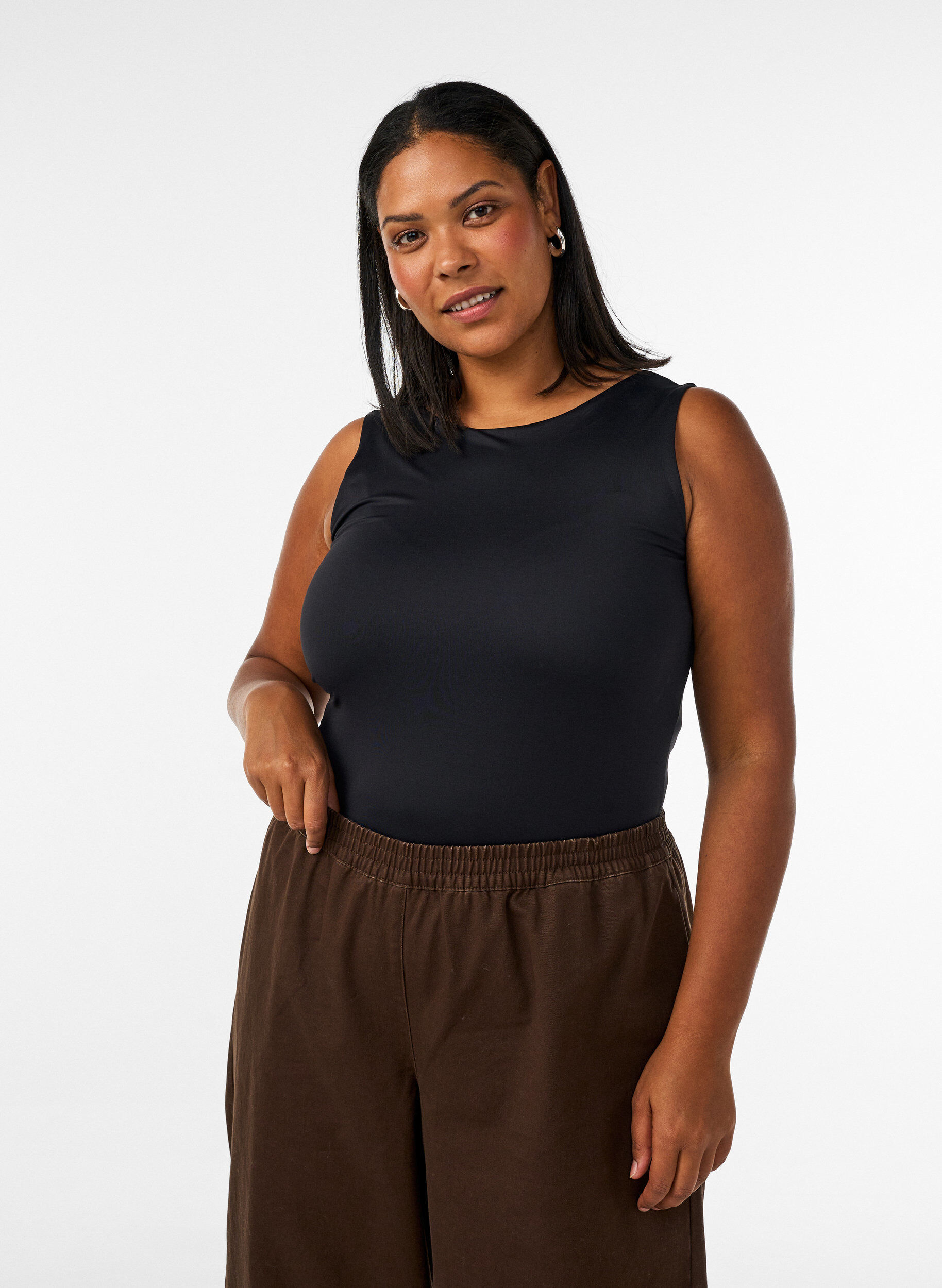 ZizziFigurn&auml;ra baslinne i ett sl&auml;tt material, Svart, Model image number 3