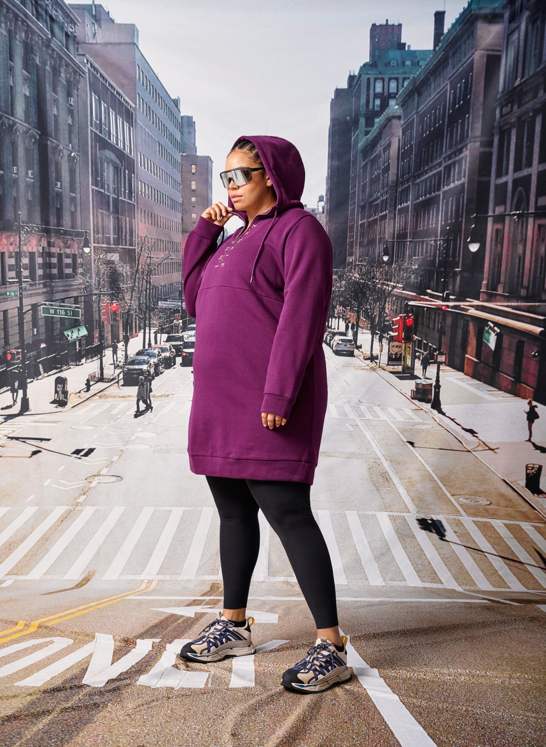 Zizzi Sportig sweatshirtkl&auml;nning med huva, Pickled Beet/SilverP, Image image number 0