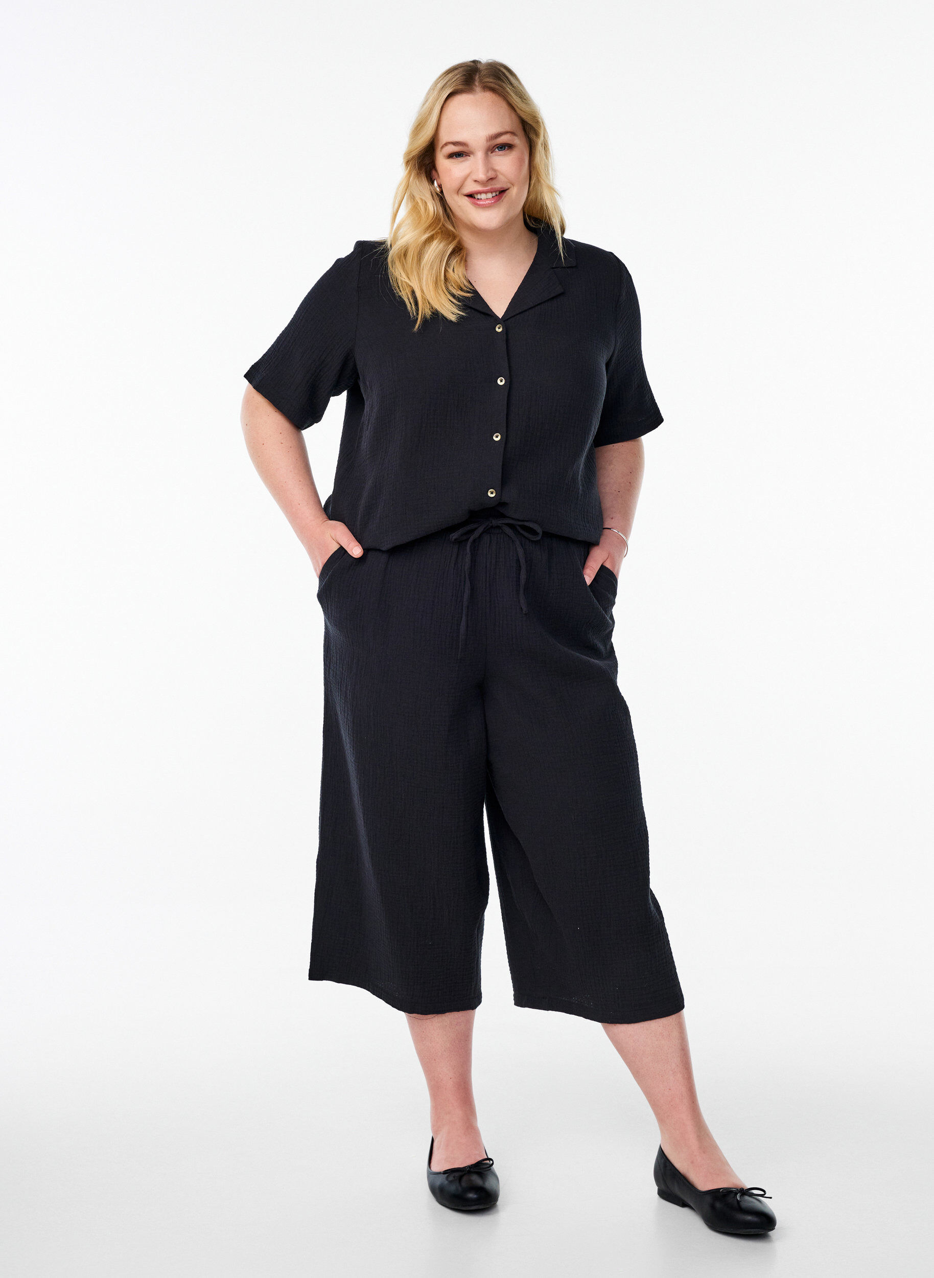 Zizzi Culotte-byxor med h&ouml;g midja, Svart, Model image number 0