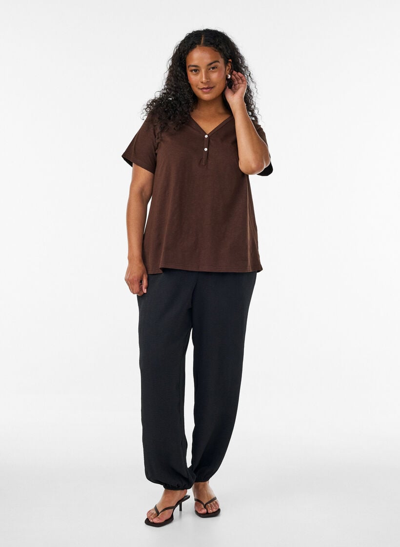 T-shirt med knappdetalj, Brun, Model image number 1