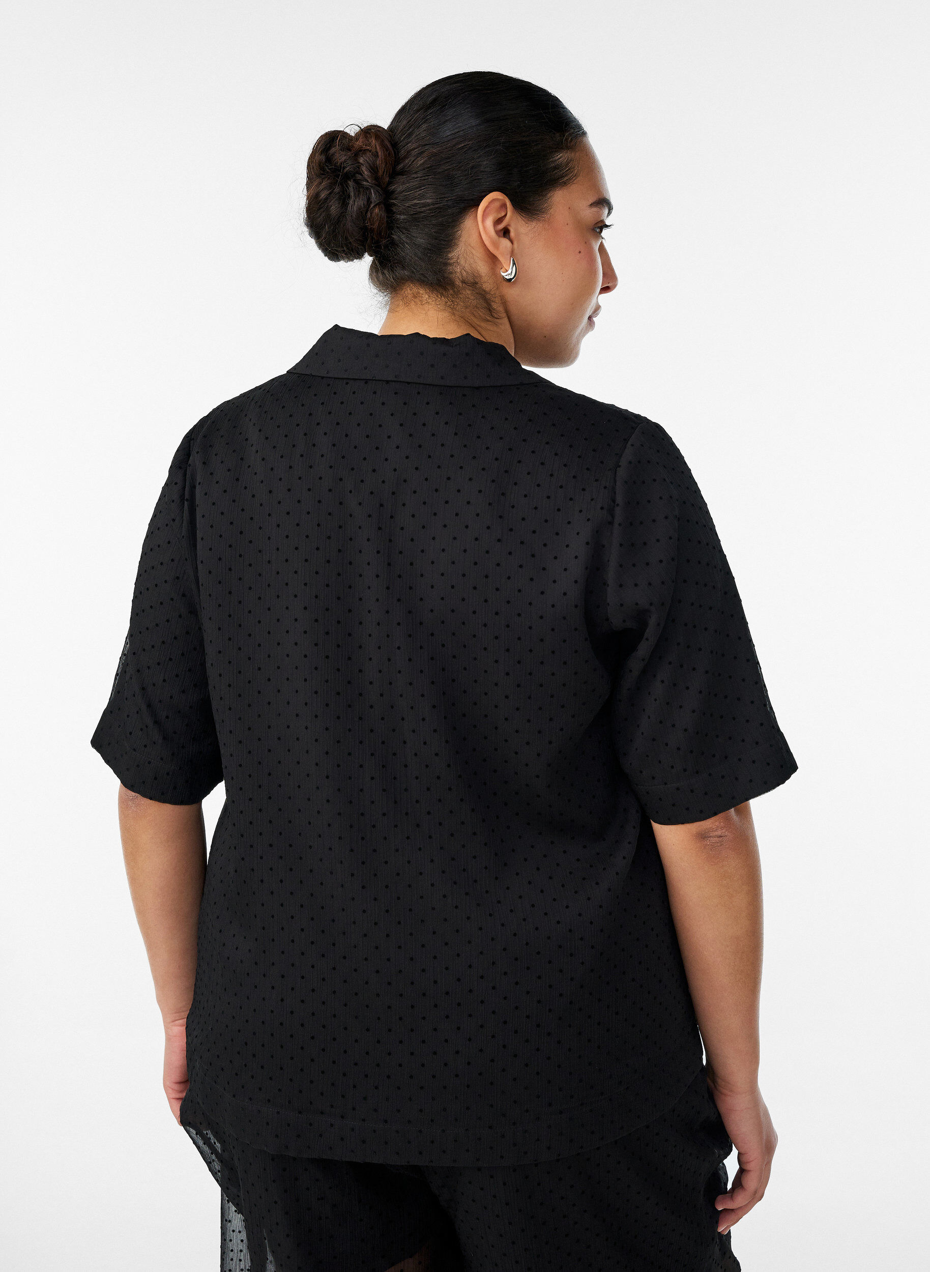 ZizziPrickig skjortblus med slag, Svart, Model image number 2