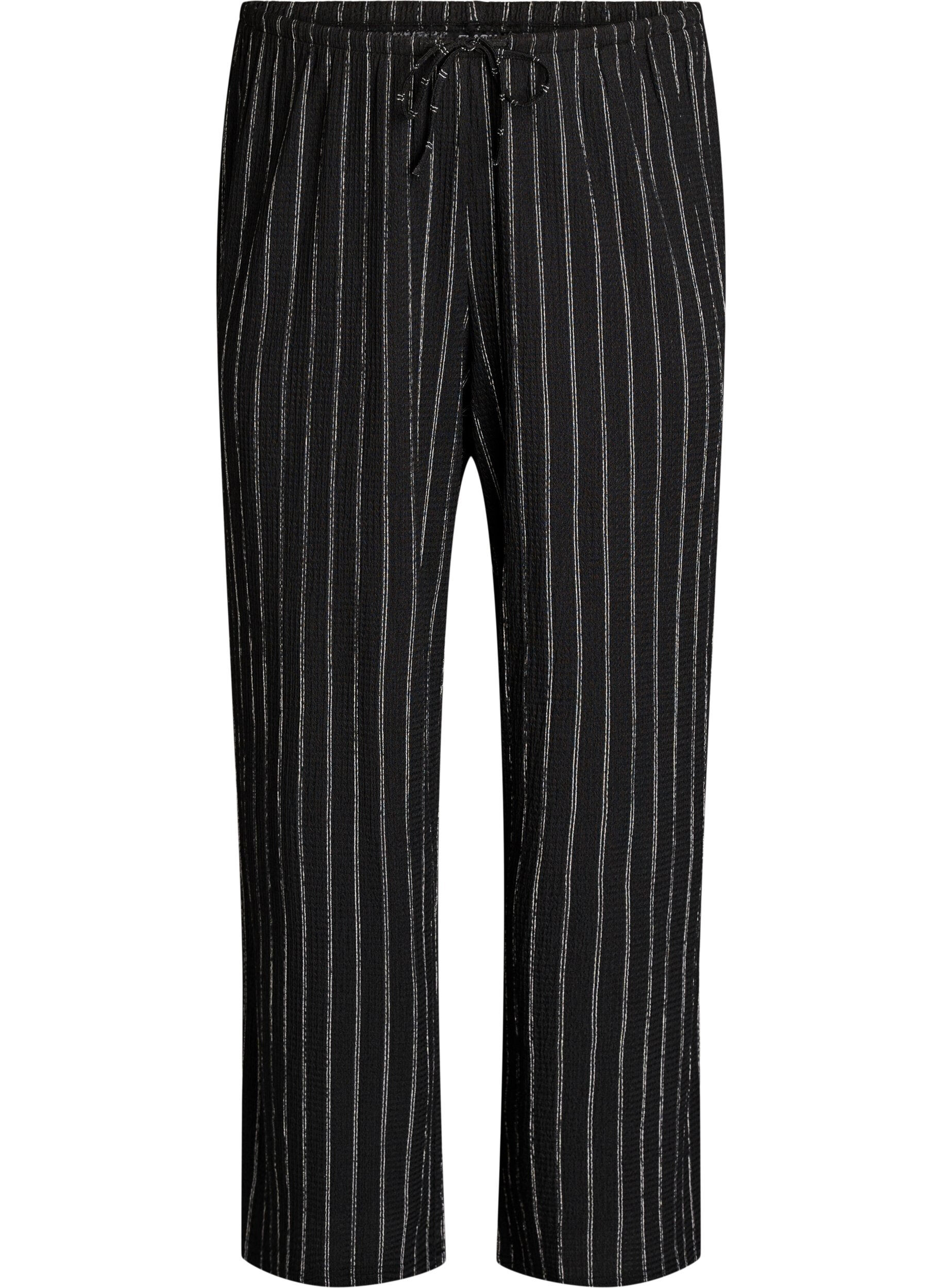 Zizzi Byxor med vida ben i ett l&auml;tt tyg med textur, Svart, Packshot image number 0