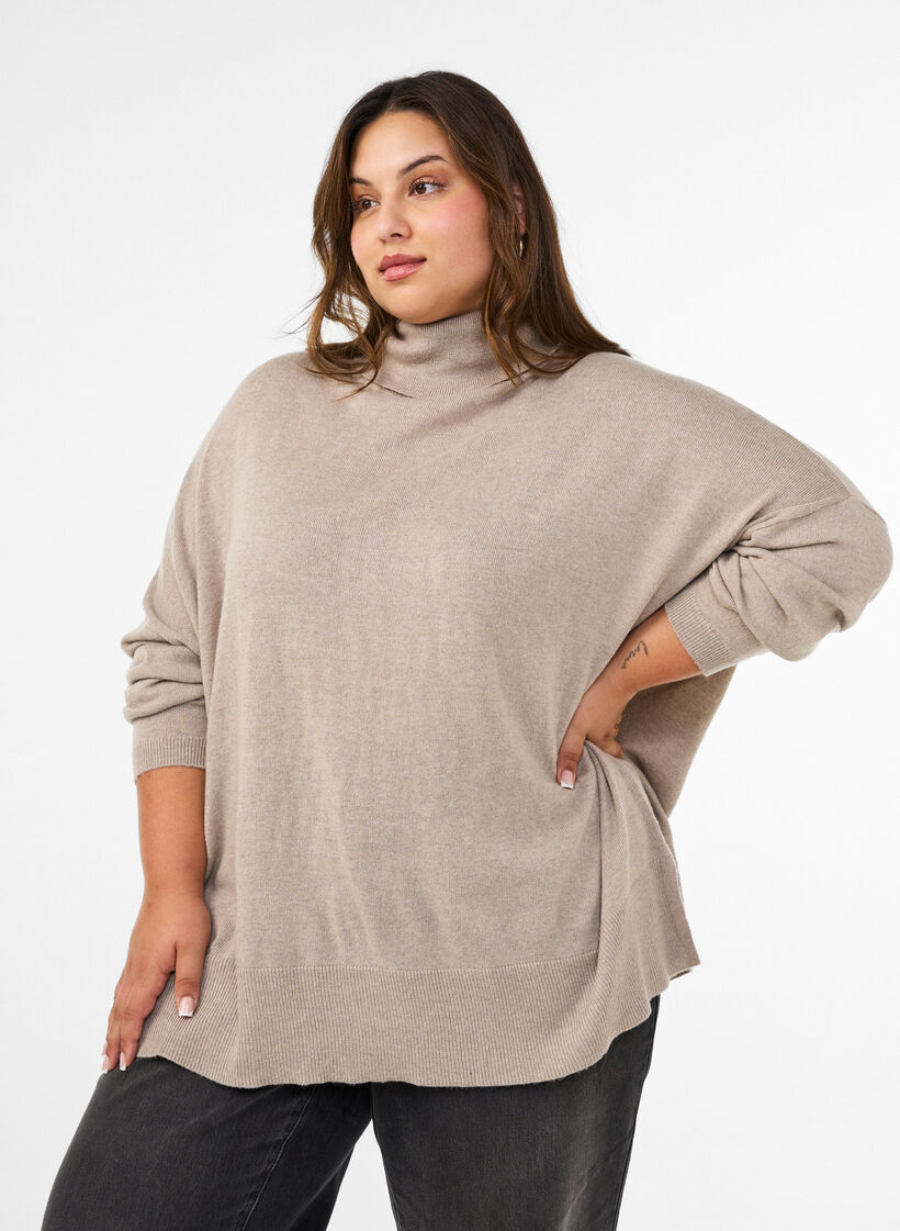 Polotr&ouml;ja med l&ouml;s passform, Beige, Model image number 0
