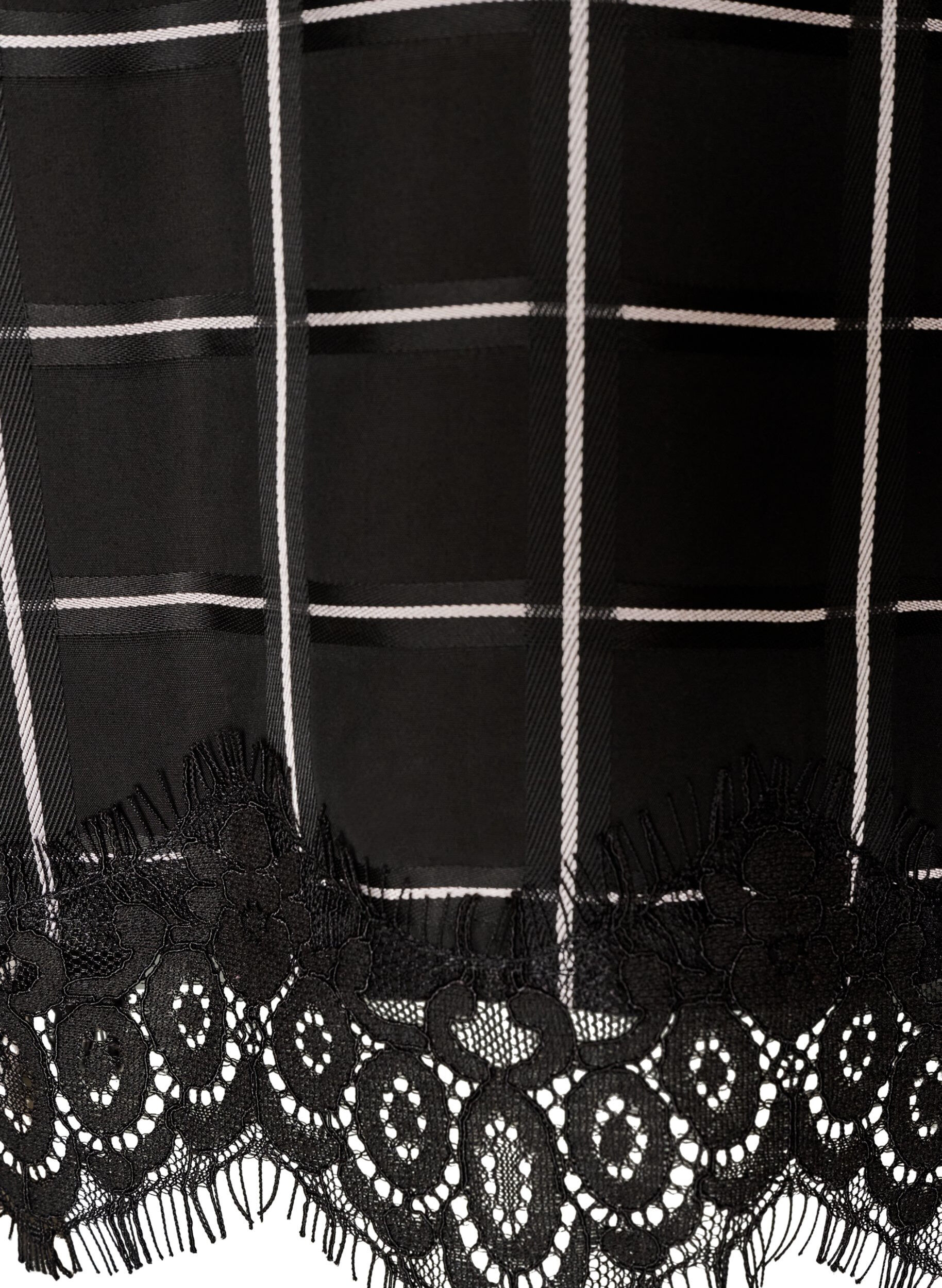 ZizziRutig blus med spetskant och armb&aring;gsl&aring;nga &auml;rmar, Svart, Packshot image number 3