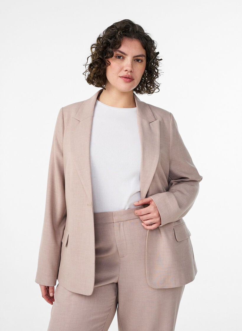 Klassisk blazer med enkelkn&auml;ppning och fickor, Beige, Model