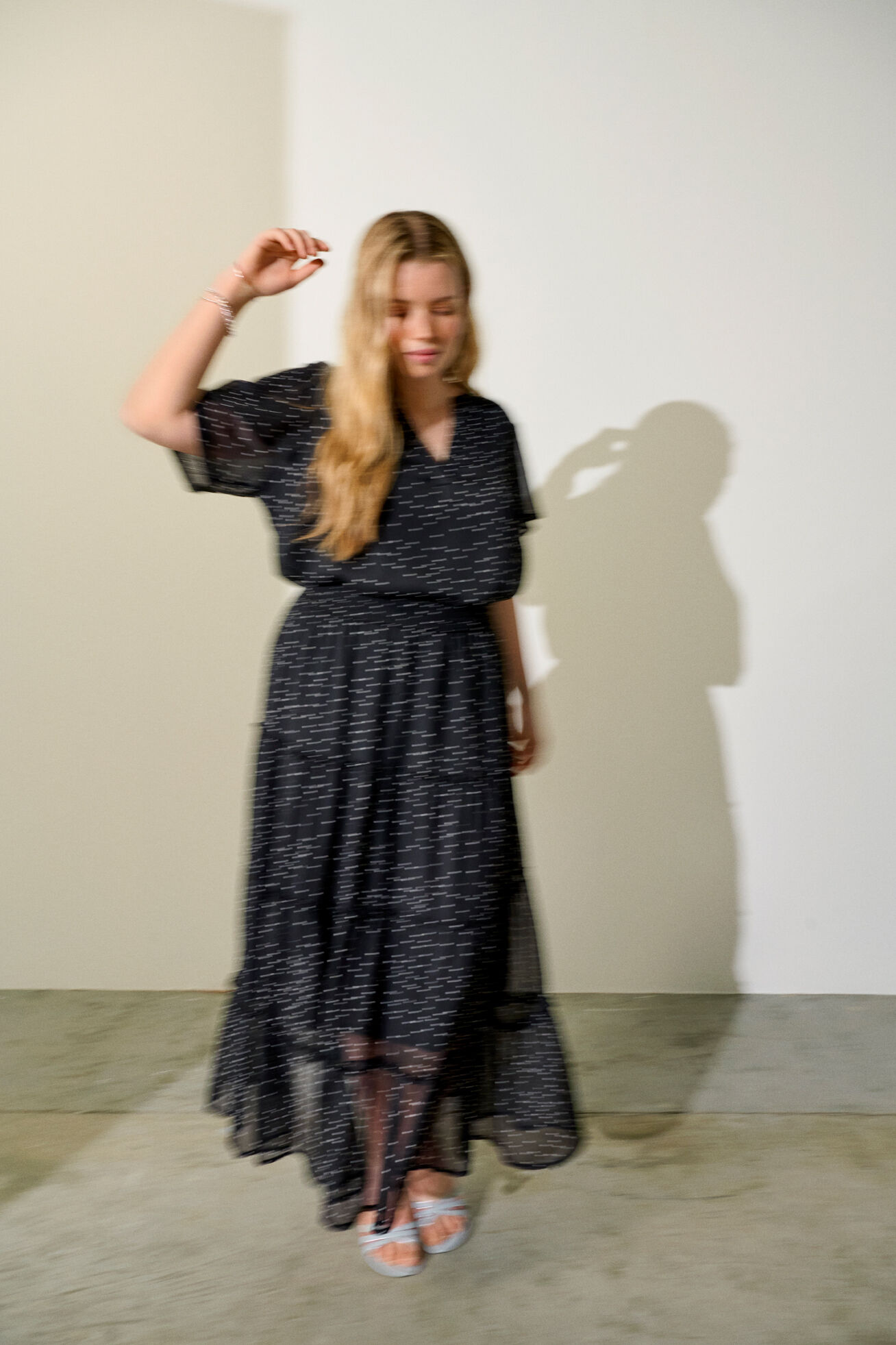 Svart set med prickar, , Model