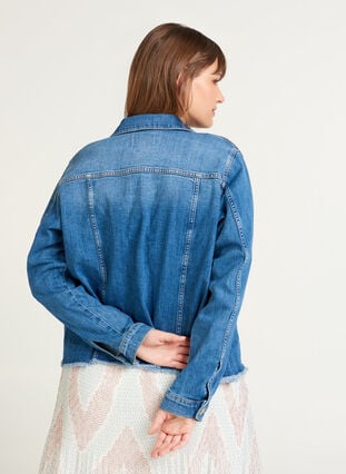 Jeansjacka med slitna detaljer, Light blue denim, Model image number 1