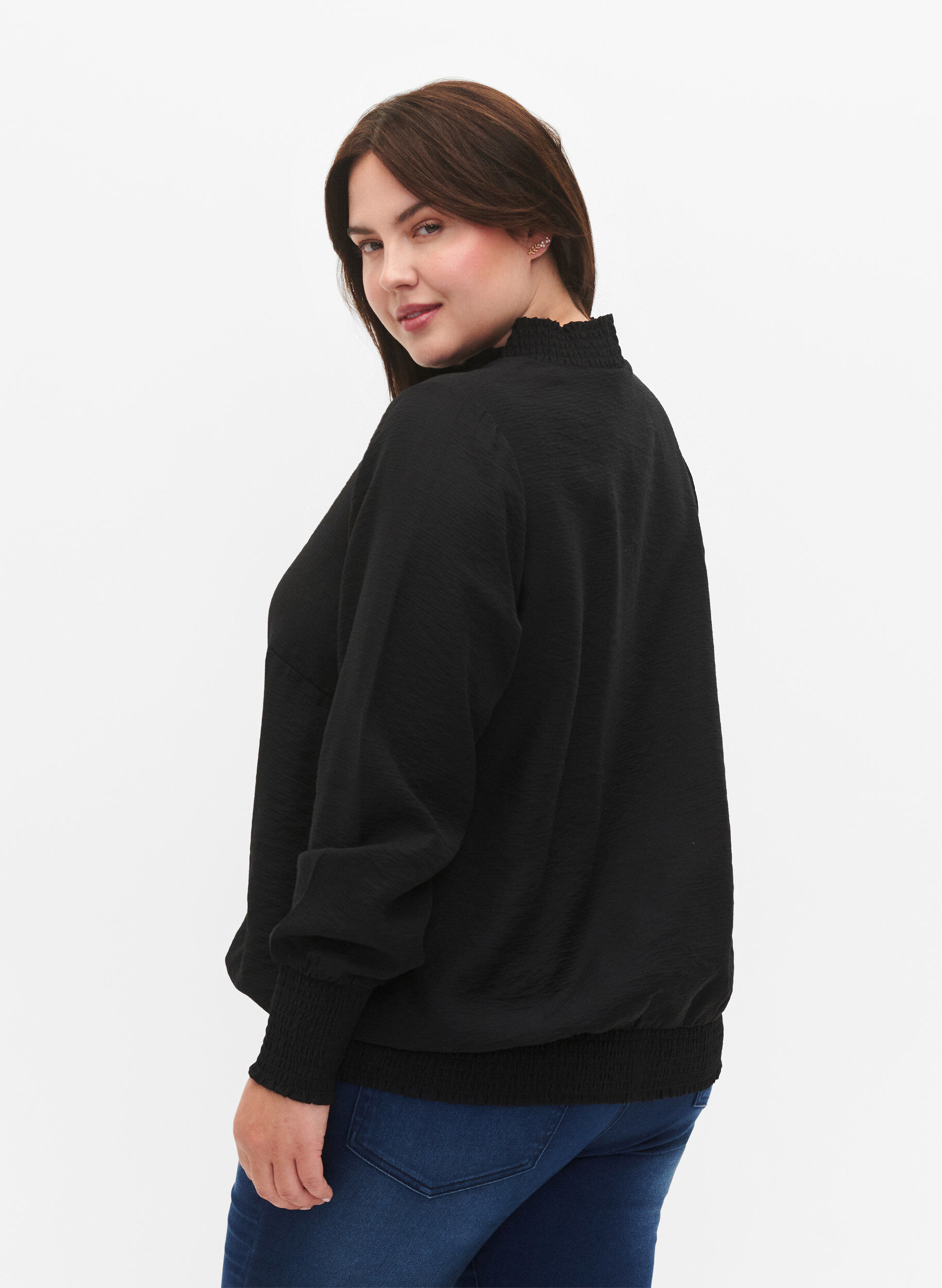 Zizzi Viskosblus med smock, Black, Model image number 1