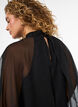 Kn&auml;l&aring;ng kl&auml;nning i chiffong med skir cape, Svart, Model image number 4