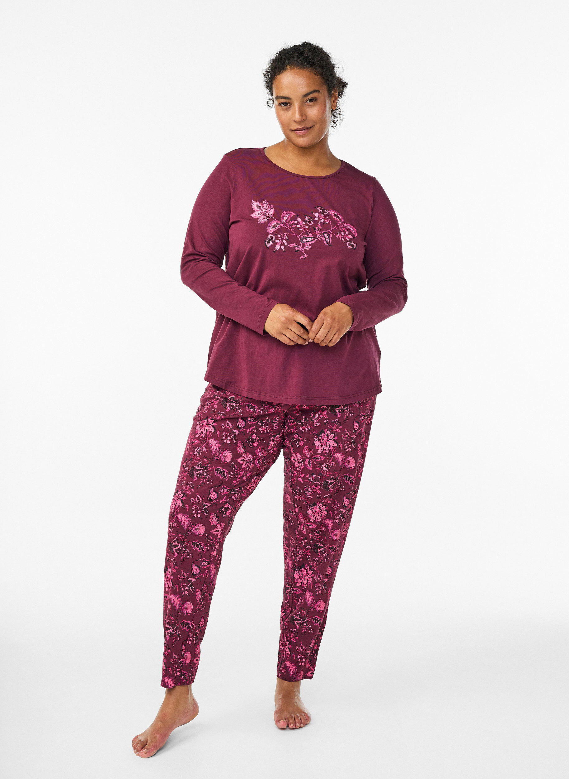 Zizzi Nattlinne i bomull med tryck framtill, M&ouml;rk Bordeaux, Model image number 1