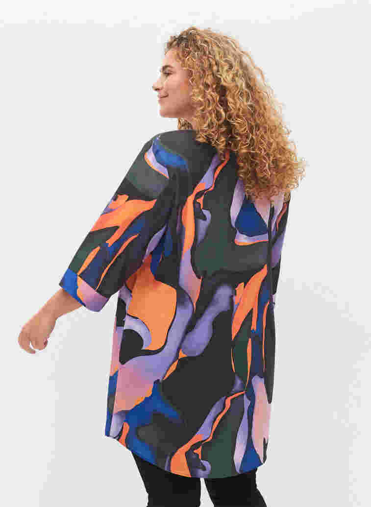 Mönstrad tunika med 3/4-ärmar och v-hals, Big Scale Print, Model image number 1