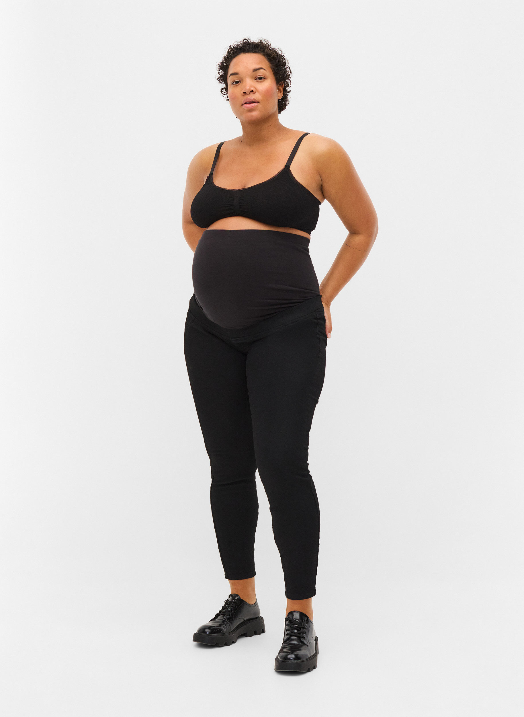 Zizzi Gravidjeggings med bakfickor, Black, Model image number 0