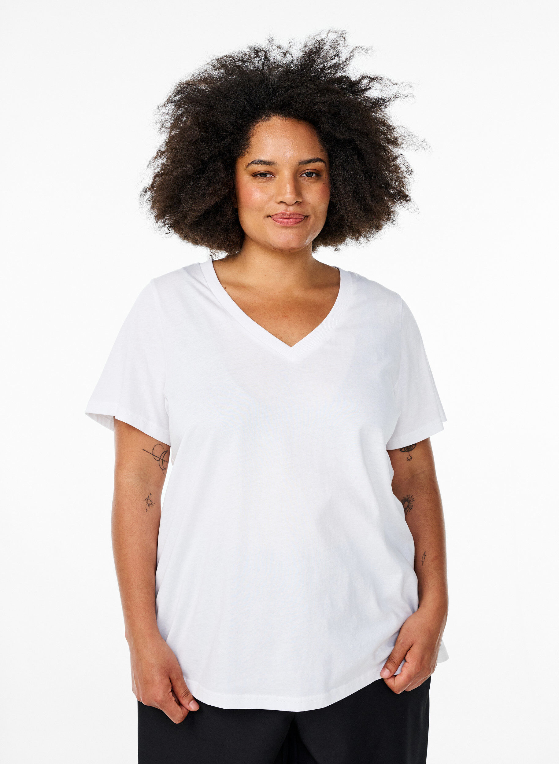 Zizzi Enkel T-shirt i bomull med v-ringning, Vit, Model image number 0
