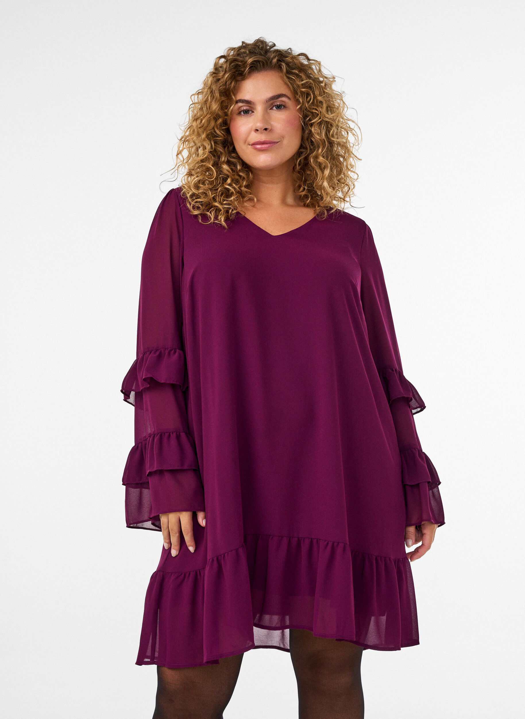 ZizziKort kl&auml;nning med skira volang&auml;rmar, Lila, Model image number 0