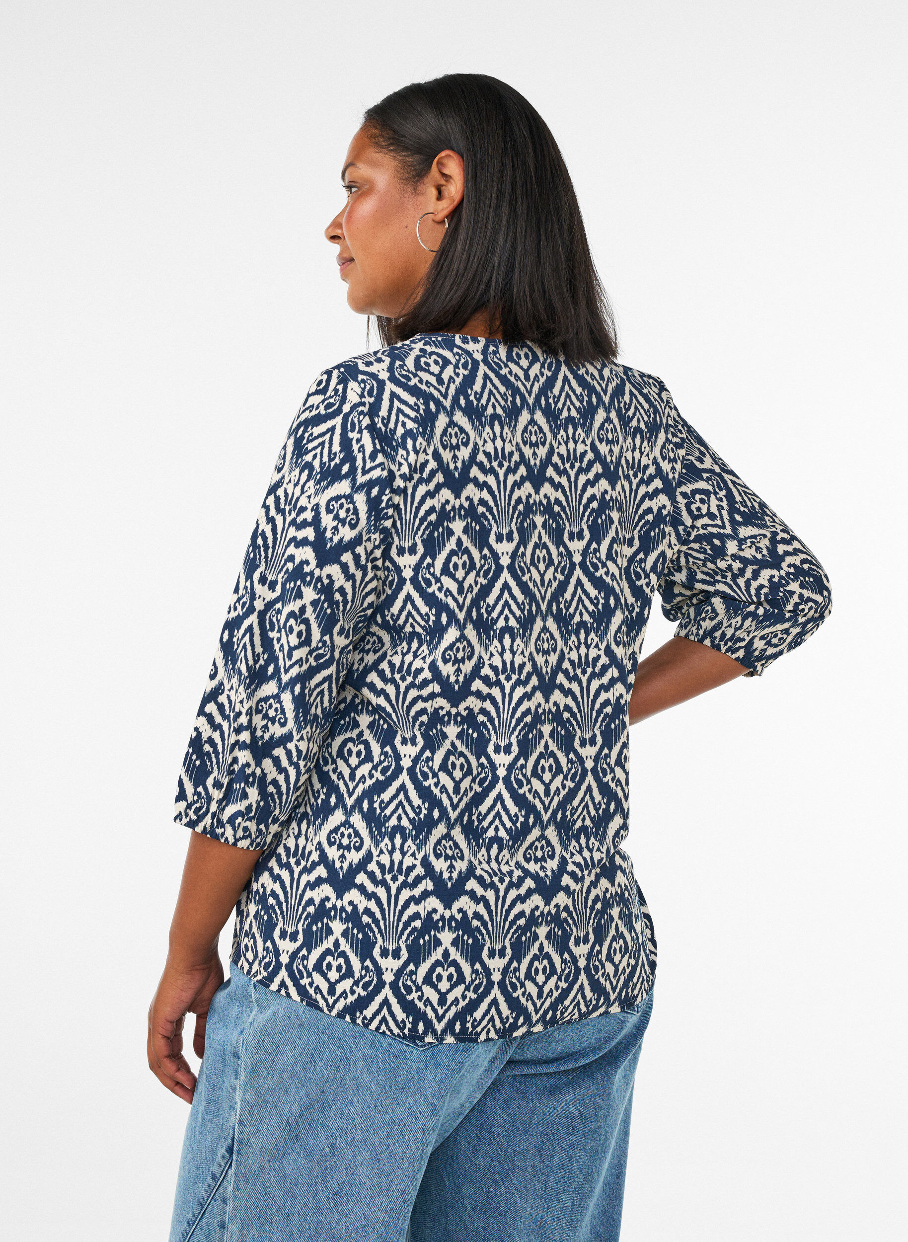 ZizziM&ouml;nstrad blus i viskos med 3/4-&auml;rmar, Bl&aring;, Model image number 2