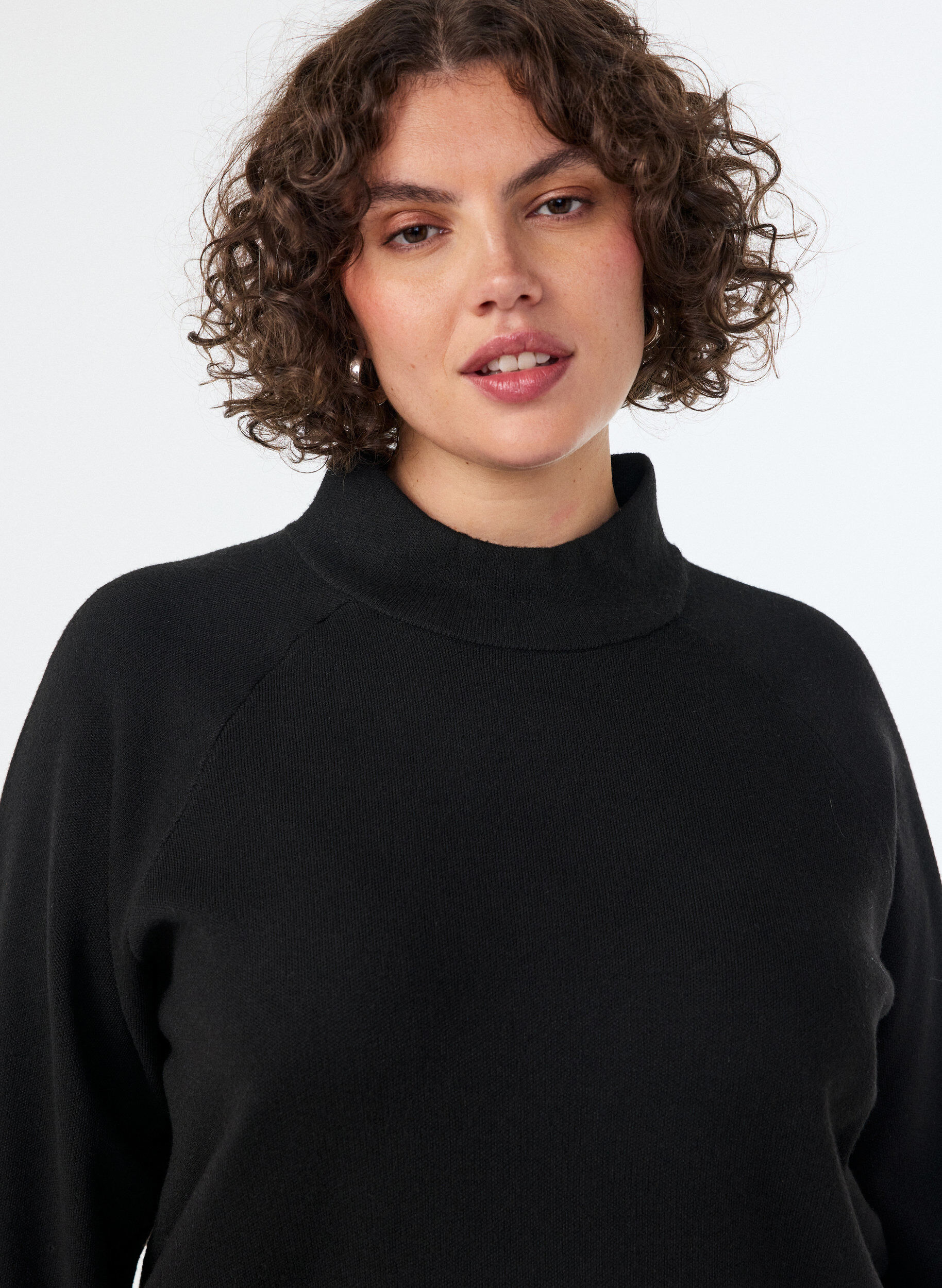 ZizziStickad blus i viskosblandning med polokrage, Svart, Model image number 3