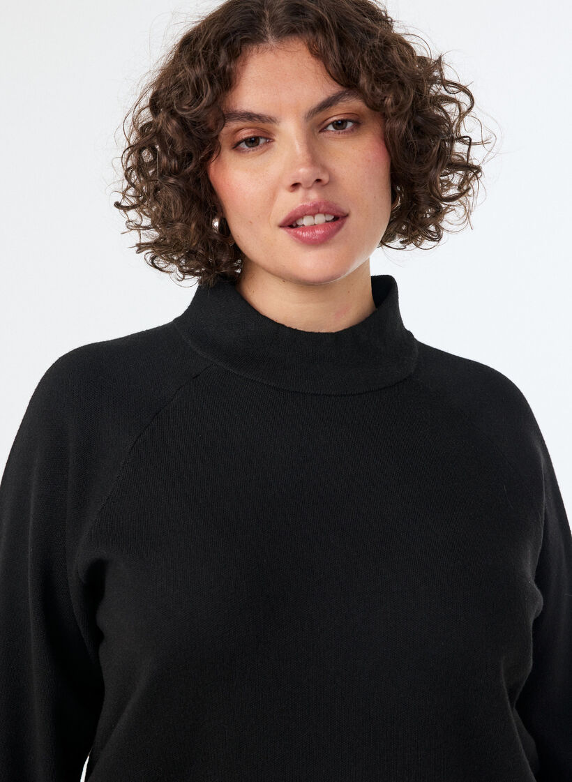 Stickad blus i viskosblandning med polokrage, Svart, Model image number 3