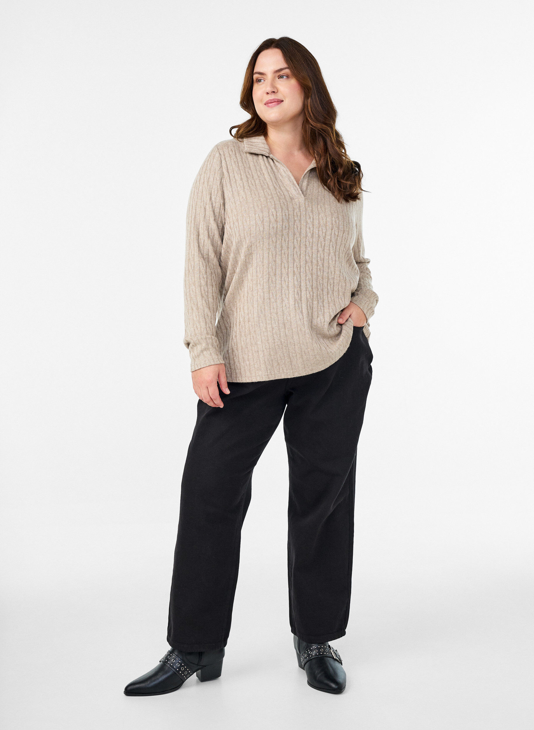 Zizzi Stickad blus med krage och kabelm&ouml;nster, Beige, Model image number 1