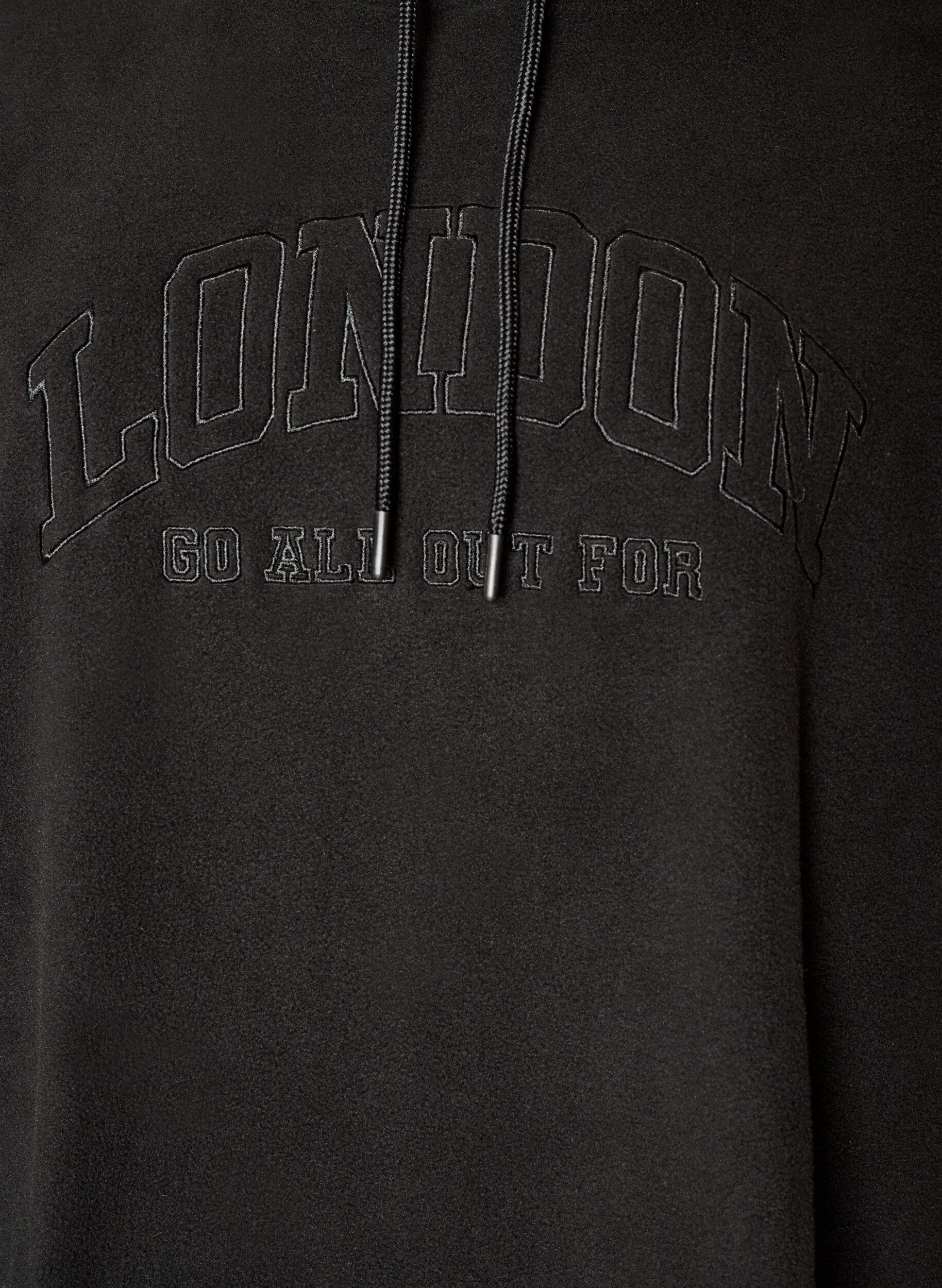 ZizziHuvtr&ouml;ja i fleece med h&ouml;g hals och broderad text, Svart, Packshot image number 2