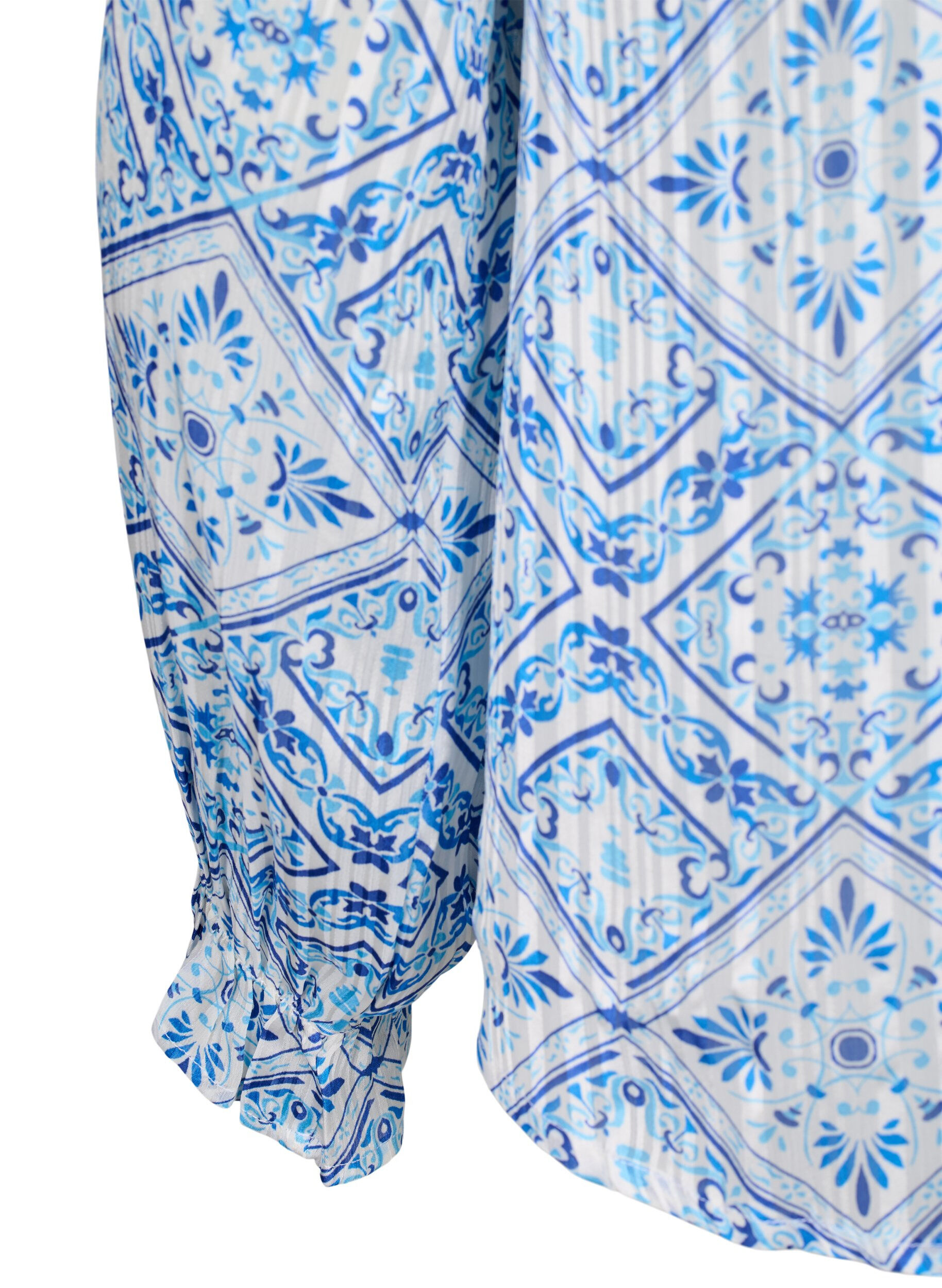 Zizzi L&aring;ng&auml;rmad blus med volanger och tryck, Beige, Packshot image number 3