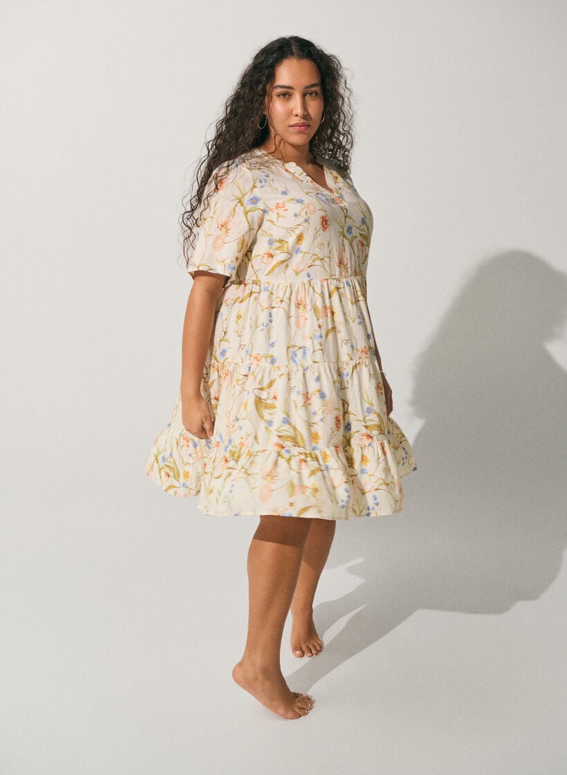 Kn&auml;l&aring;ng a-linjeformad kl&auml;nning i linne och viskos, Vanilla, Image image number 0