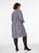 Kl&auml;nning i viskos med smock och helt&auml;ckande m&ouml;nster, Bl&aring;, Model image number 2