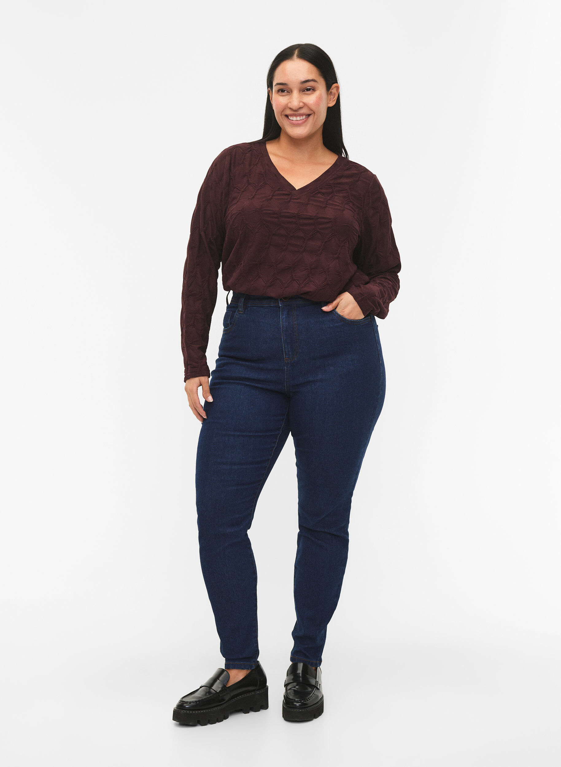 Zizzi FLASH &ndash; L&aring;ng&auml;rmad blus med struktur, Fudge, Model image number 2